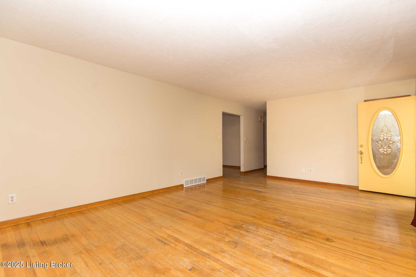 8101 Watterson Trail Trail