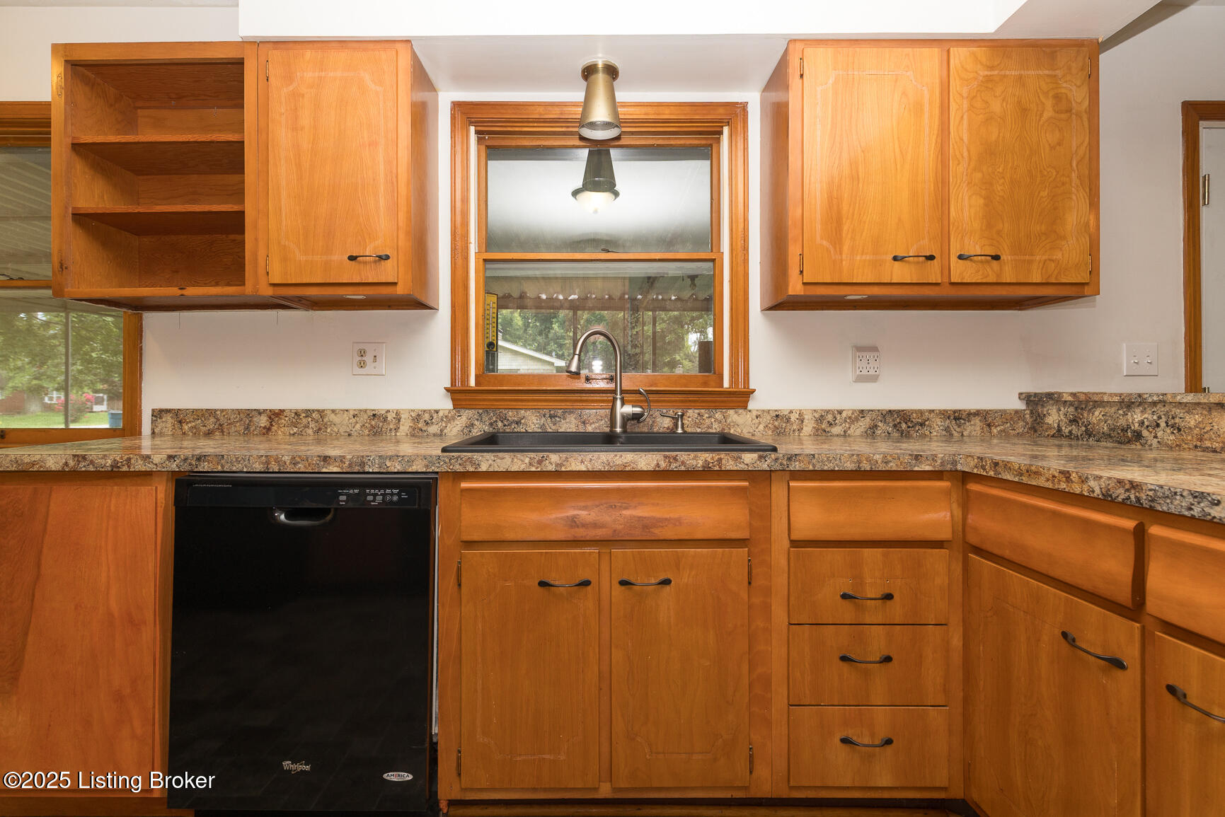 8101 Watterson Trail Trail