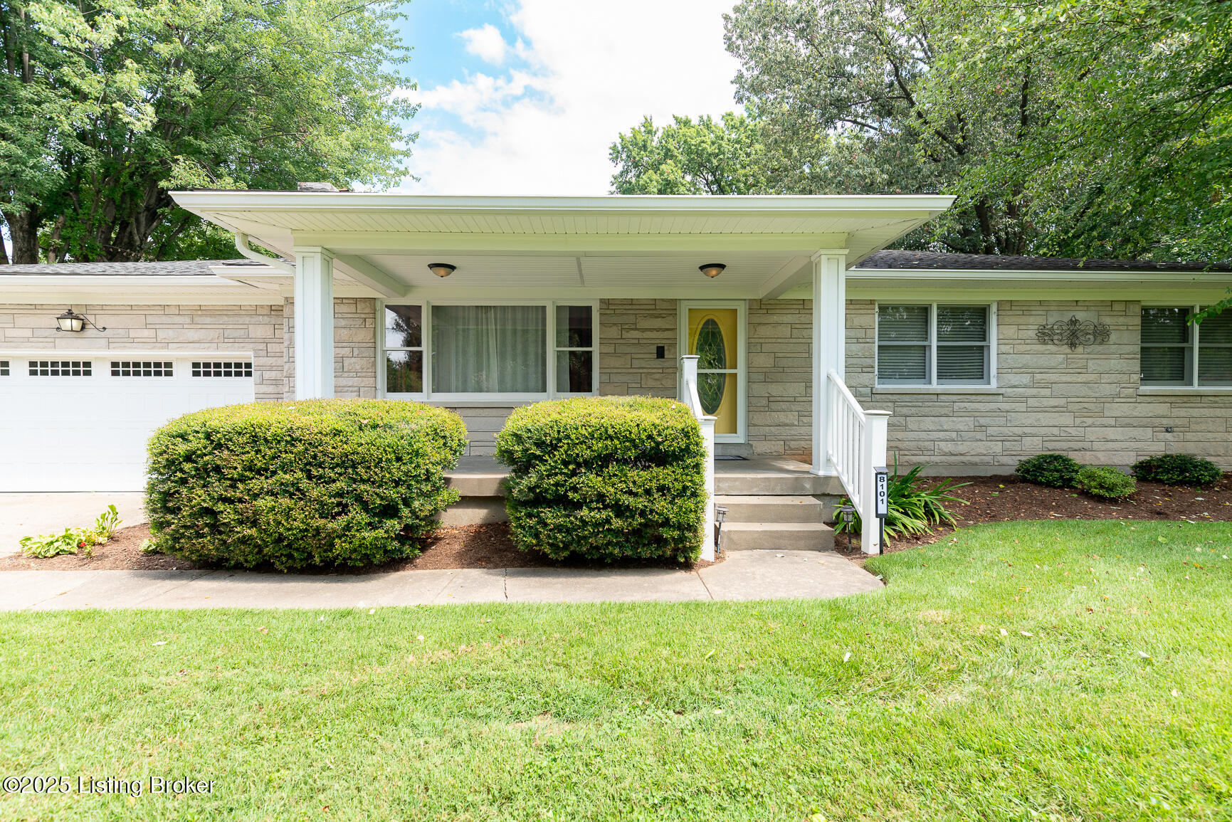 8101 Watterson Trail Trail