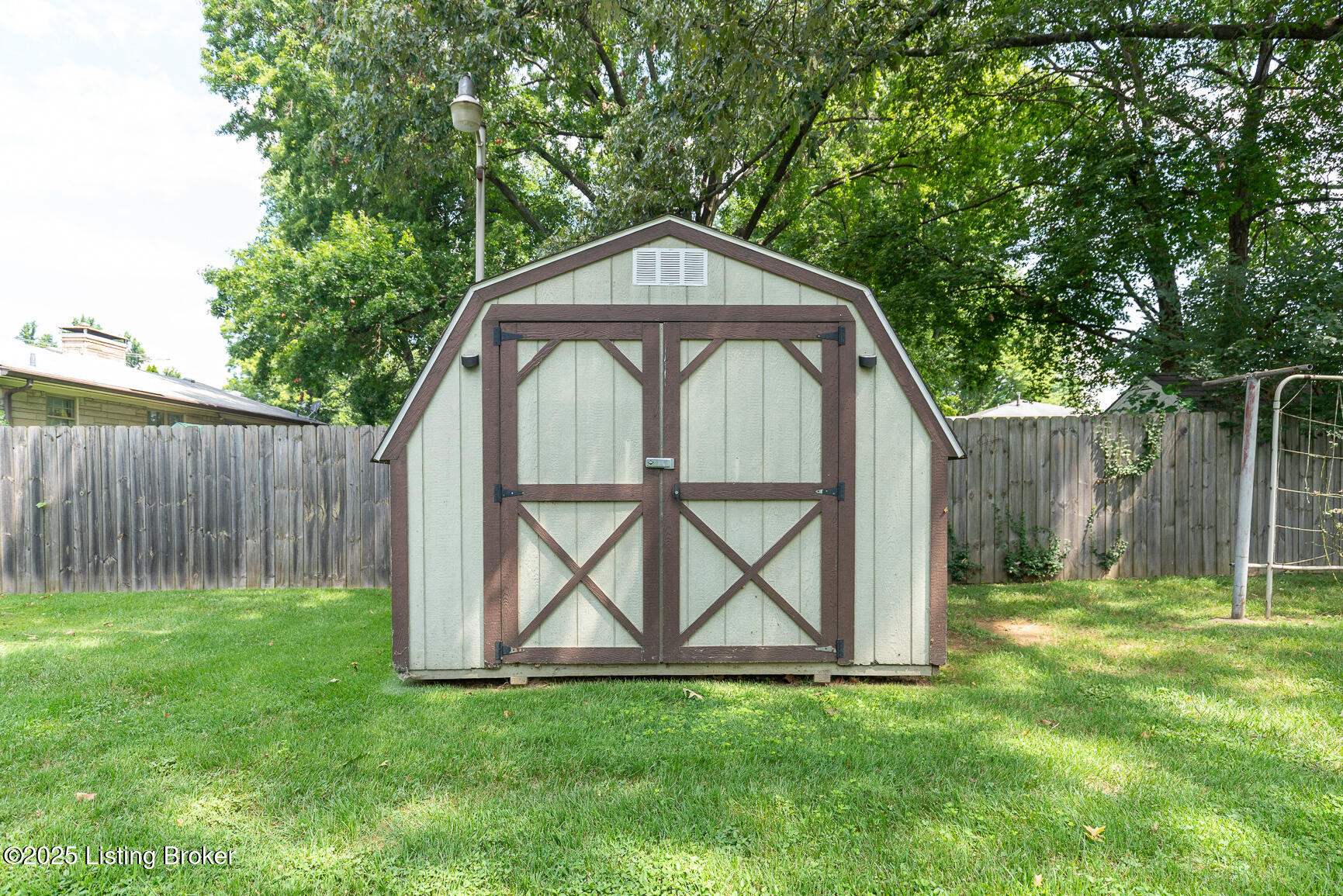 8101 Watterson Trail Trail