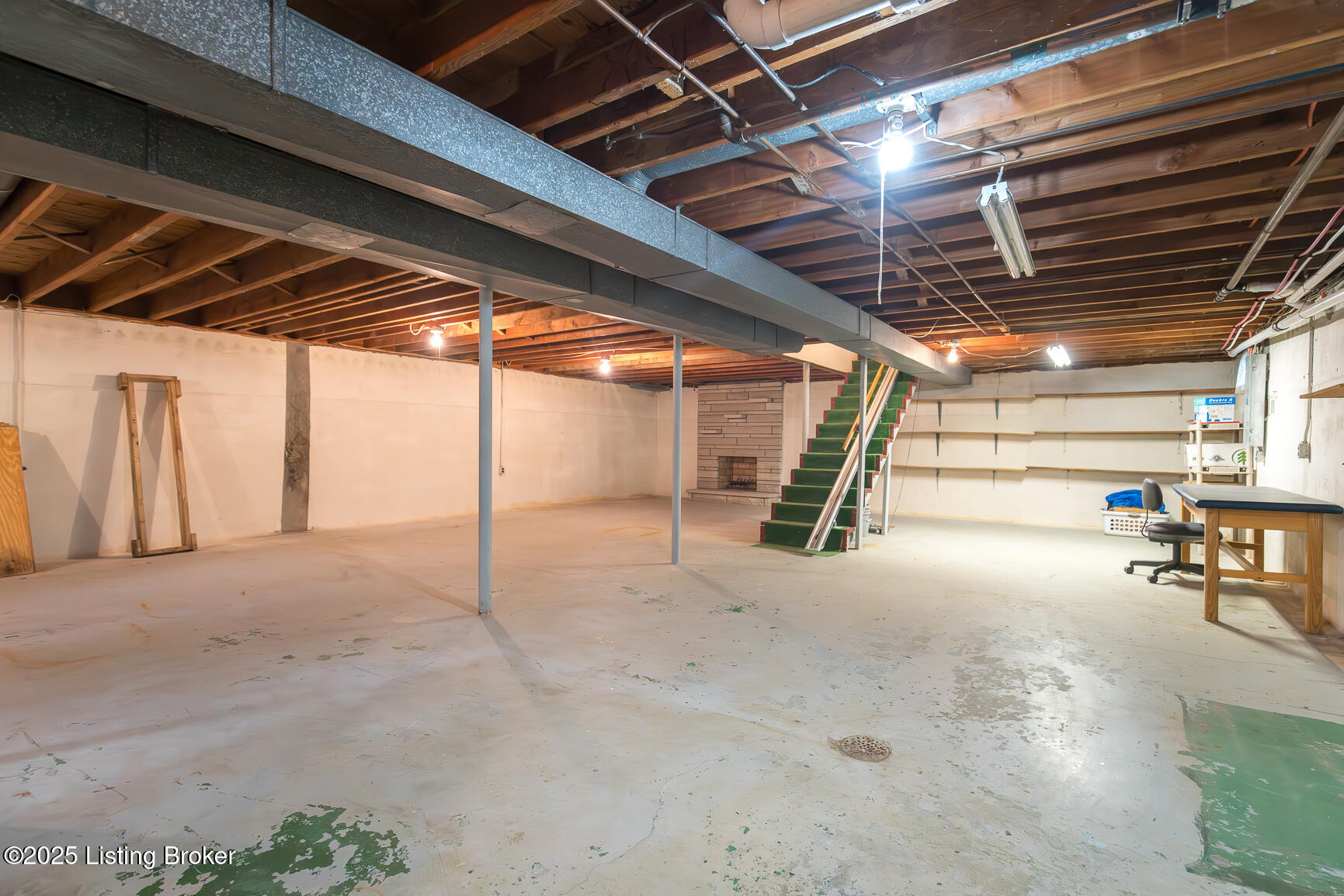 8101 Watterson Trail Trail