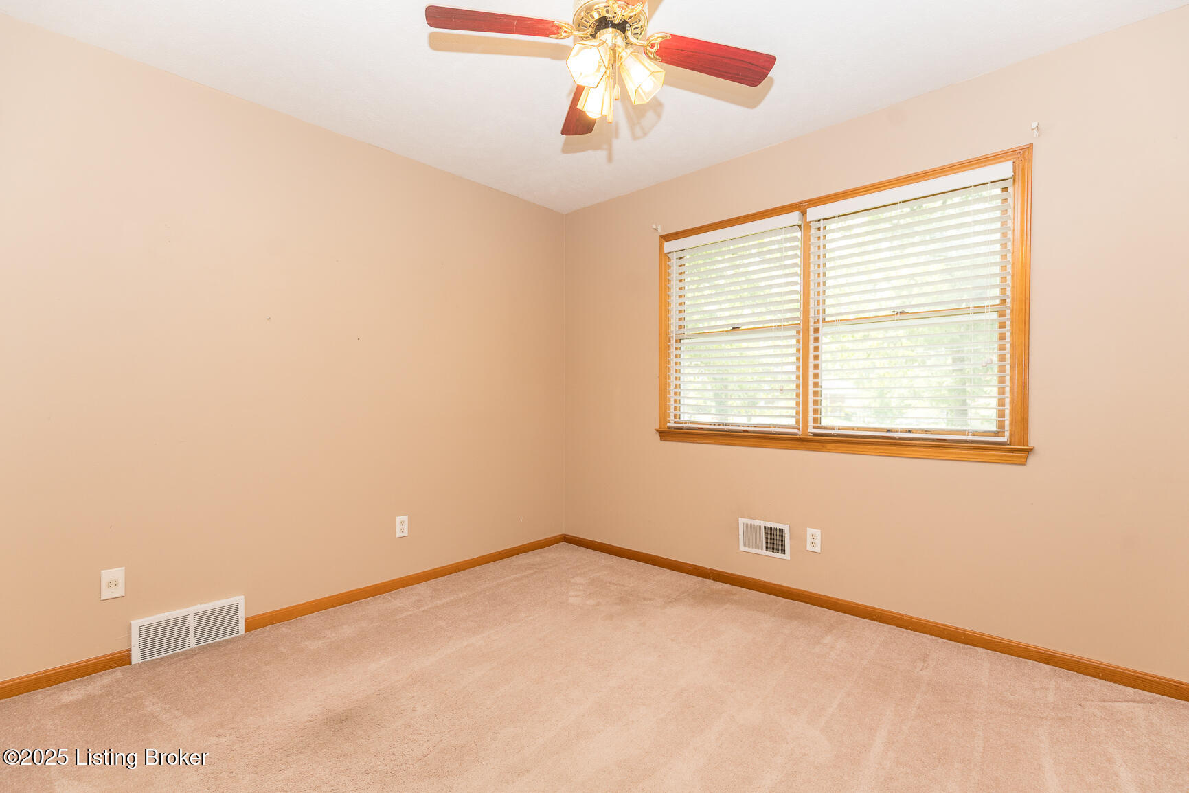 8101 Watterson Trail Trail