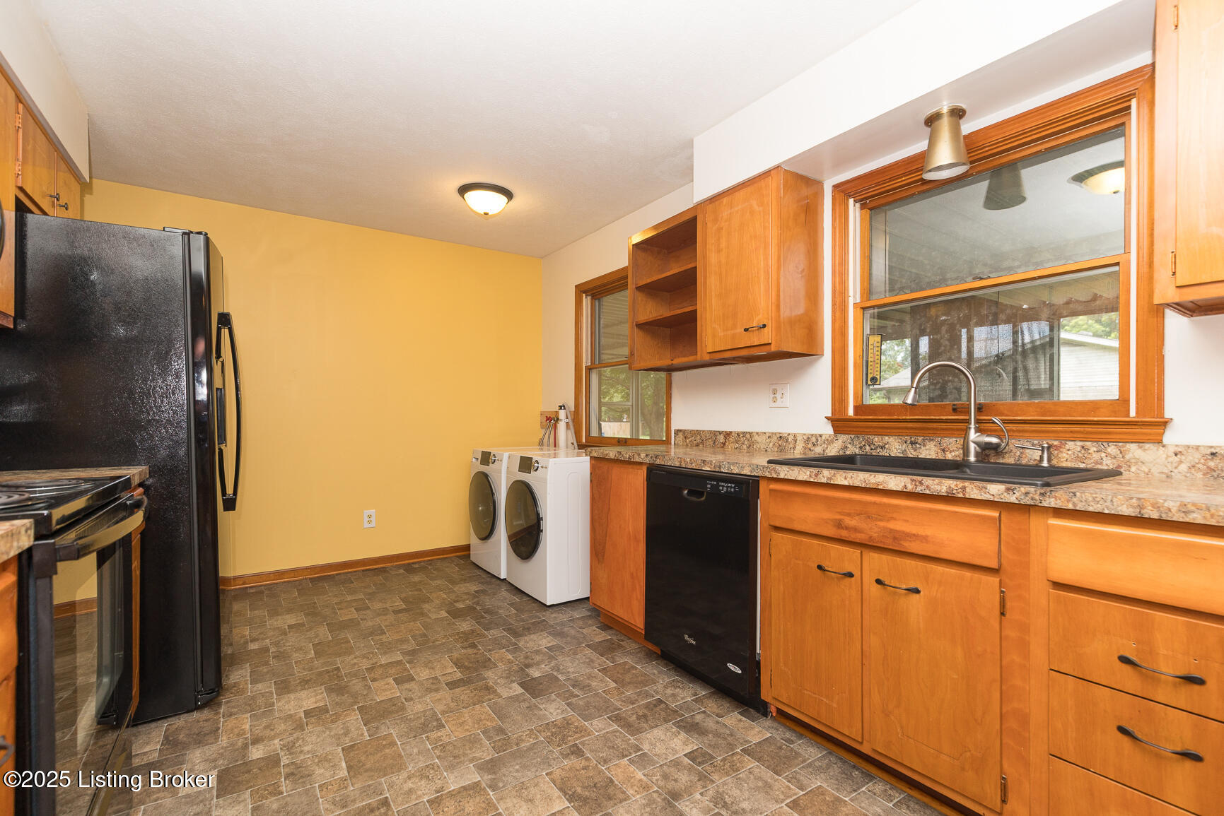 8101 Watterson Trail Trail