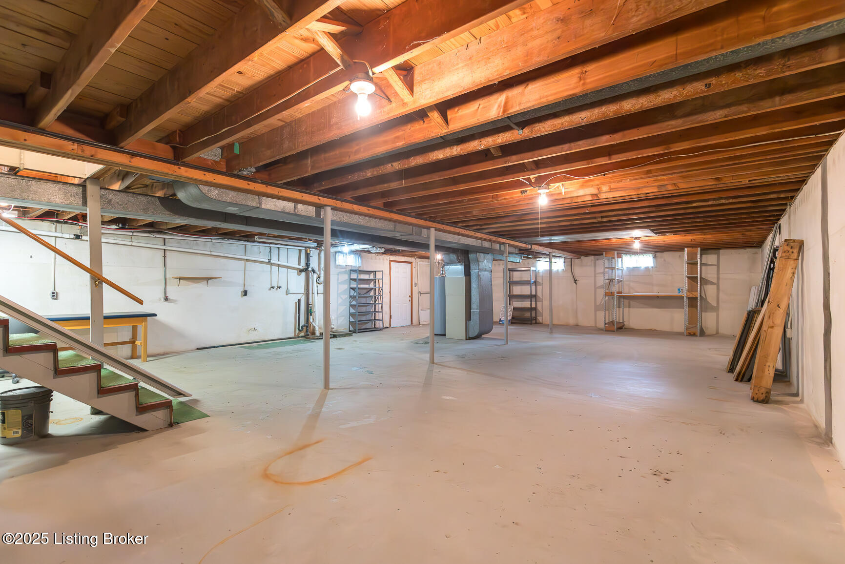 8101 Watterson Trail Trail