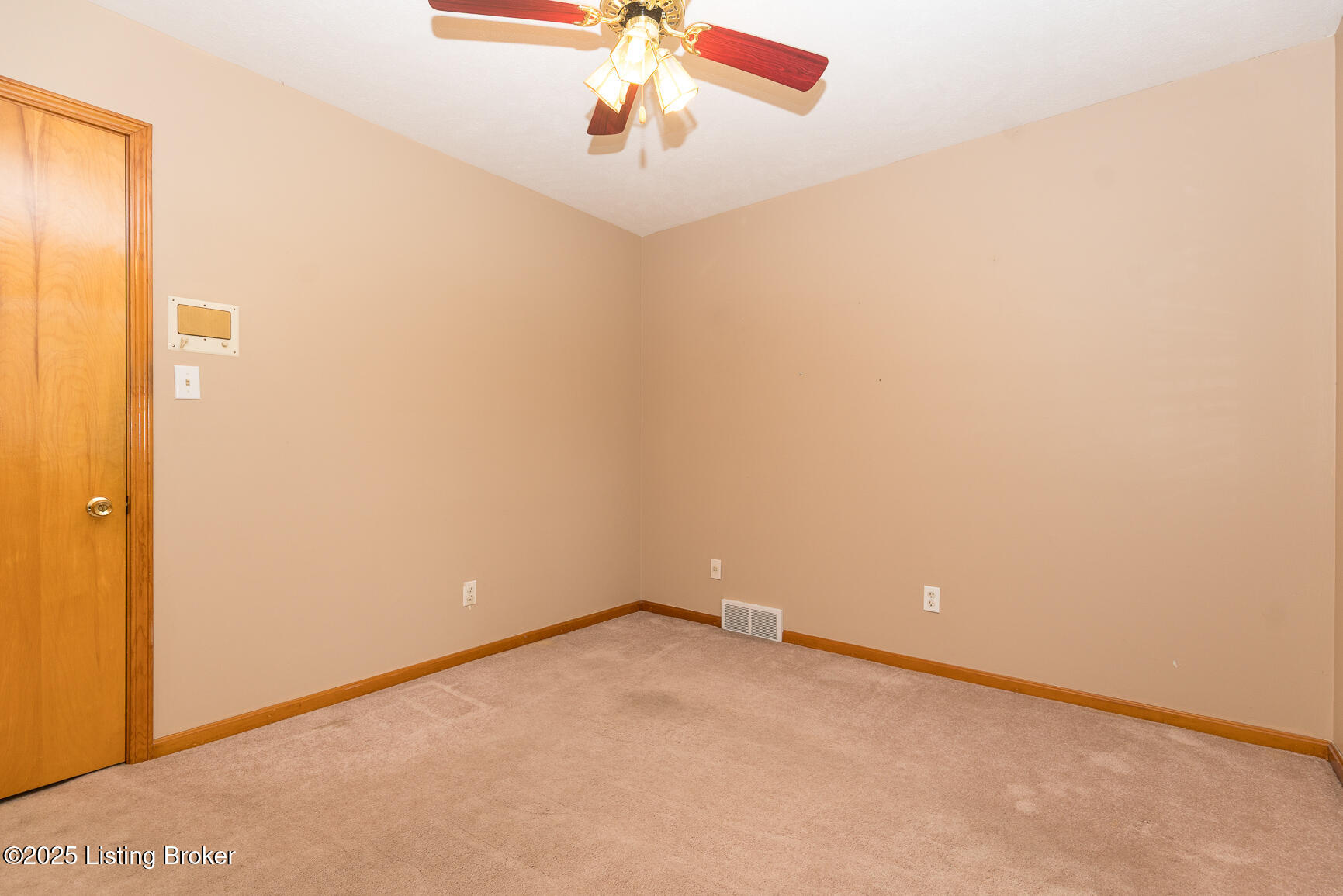 8101 Watterson Trail Trail