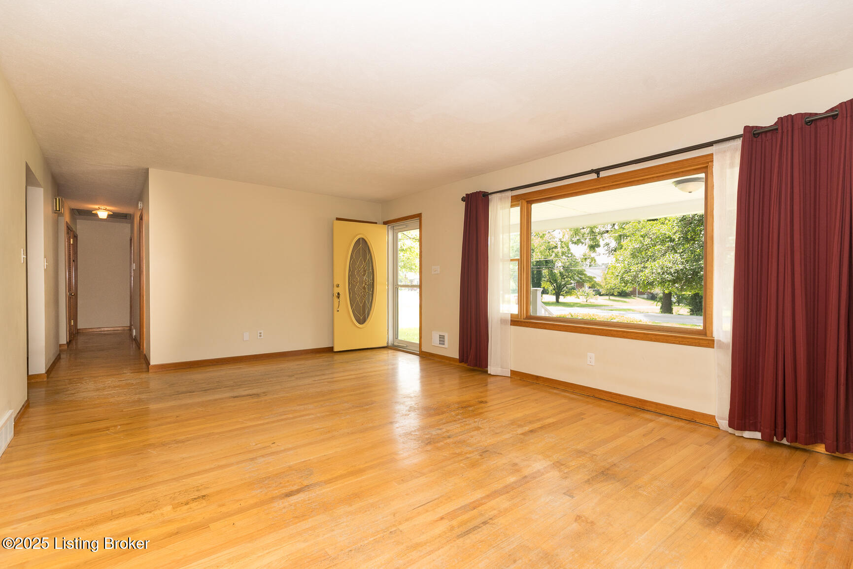 8101 Watterson Trail Trail