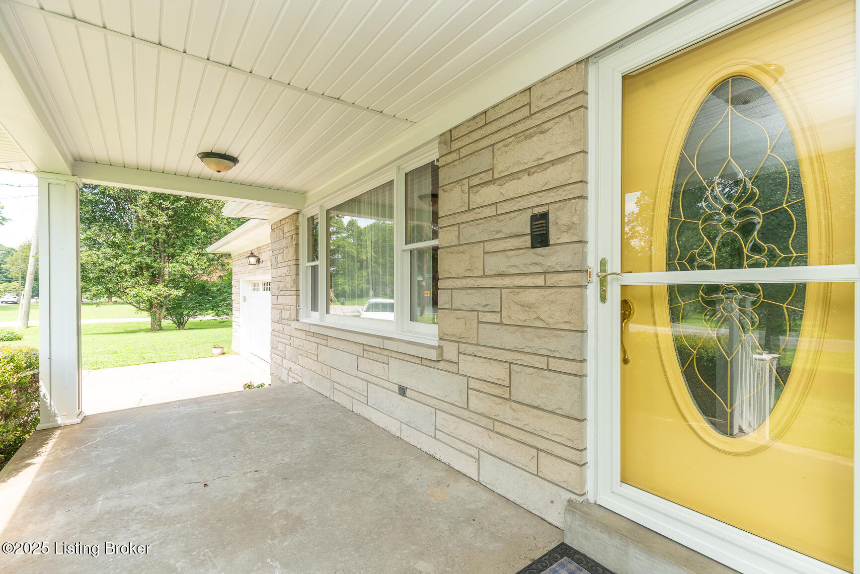 8101 Watterson Trail Trail