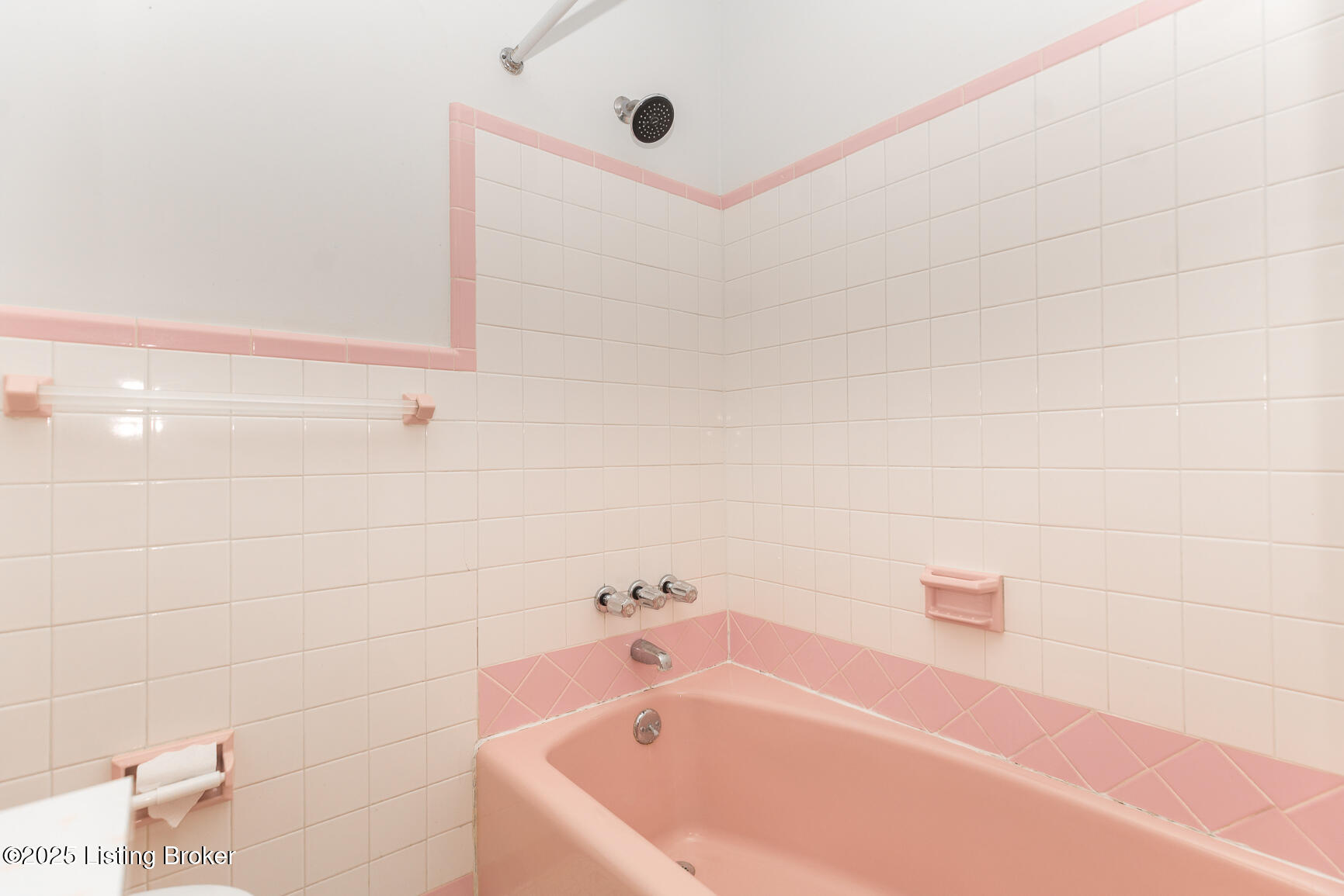 8101 Watterson Trail Trail