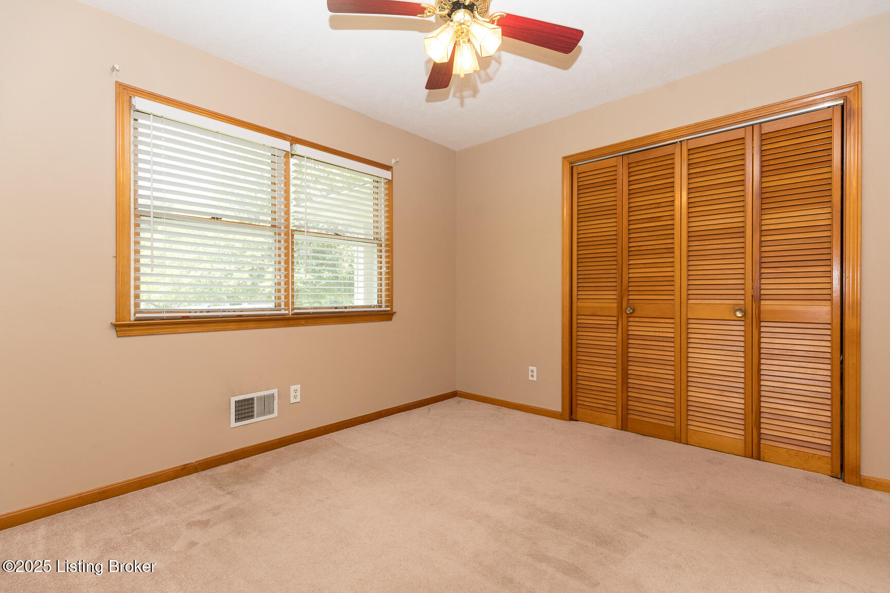 8101 Watterson Trail Trail