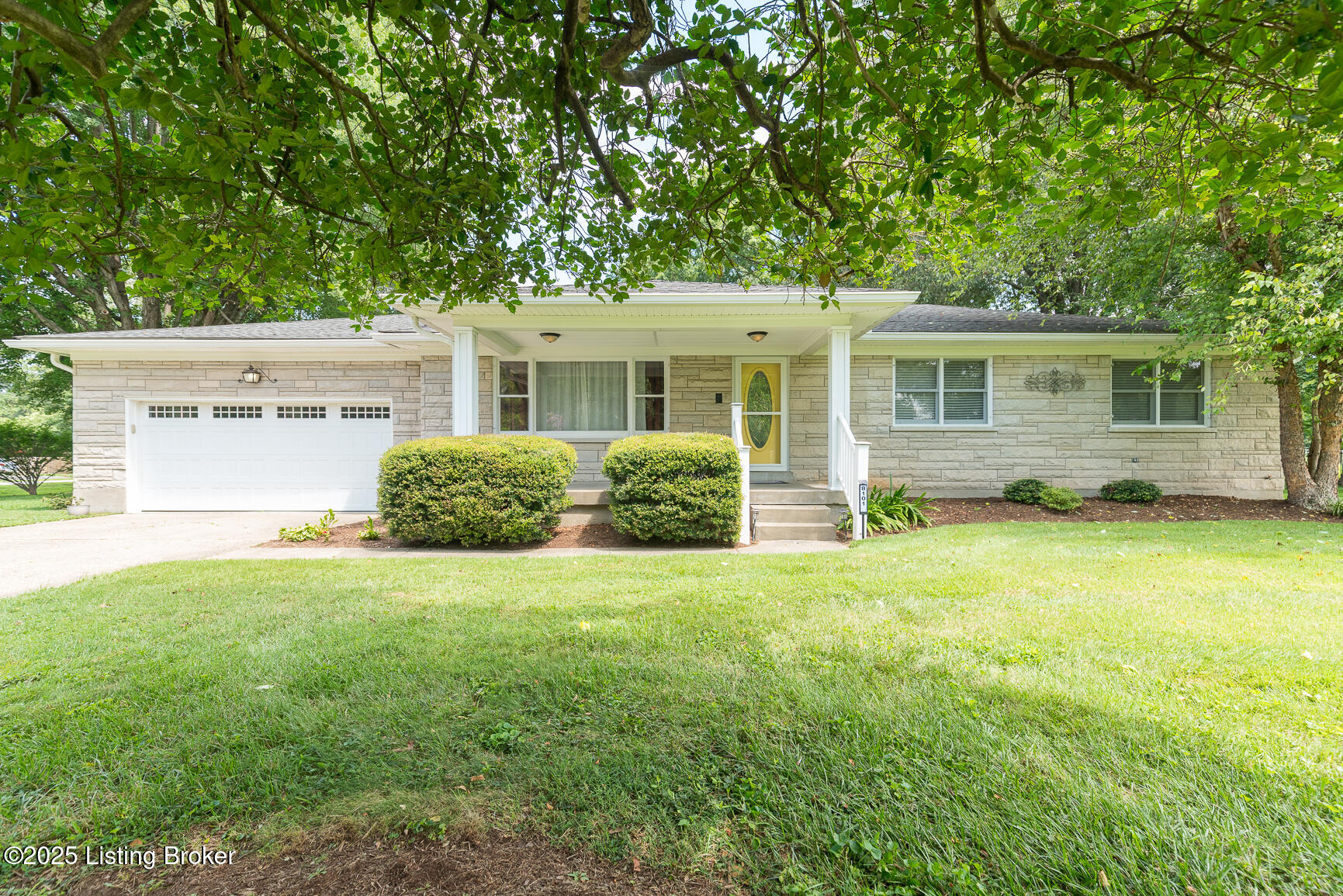 8101 Watterson Trail Trail