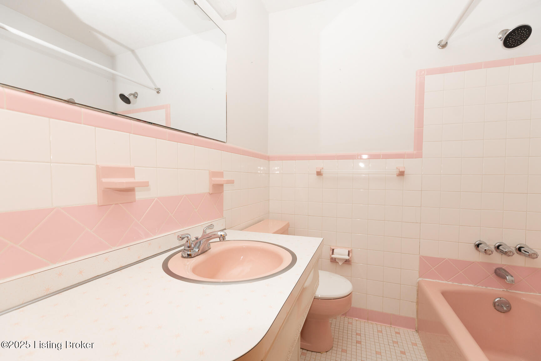 8101 Watterson Trail Trail