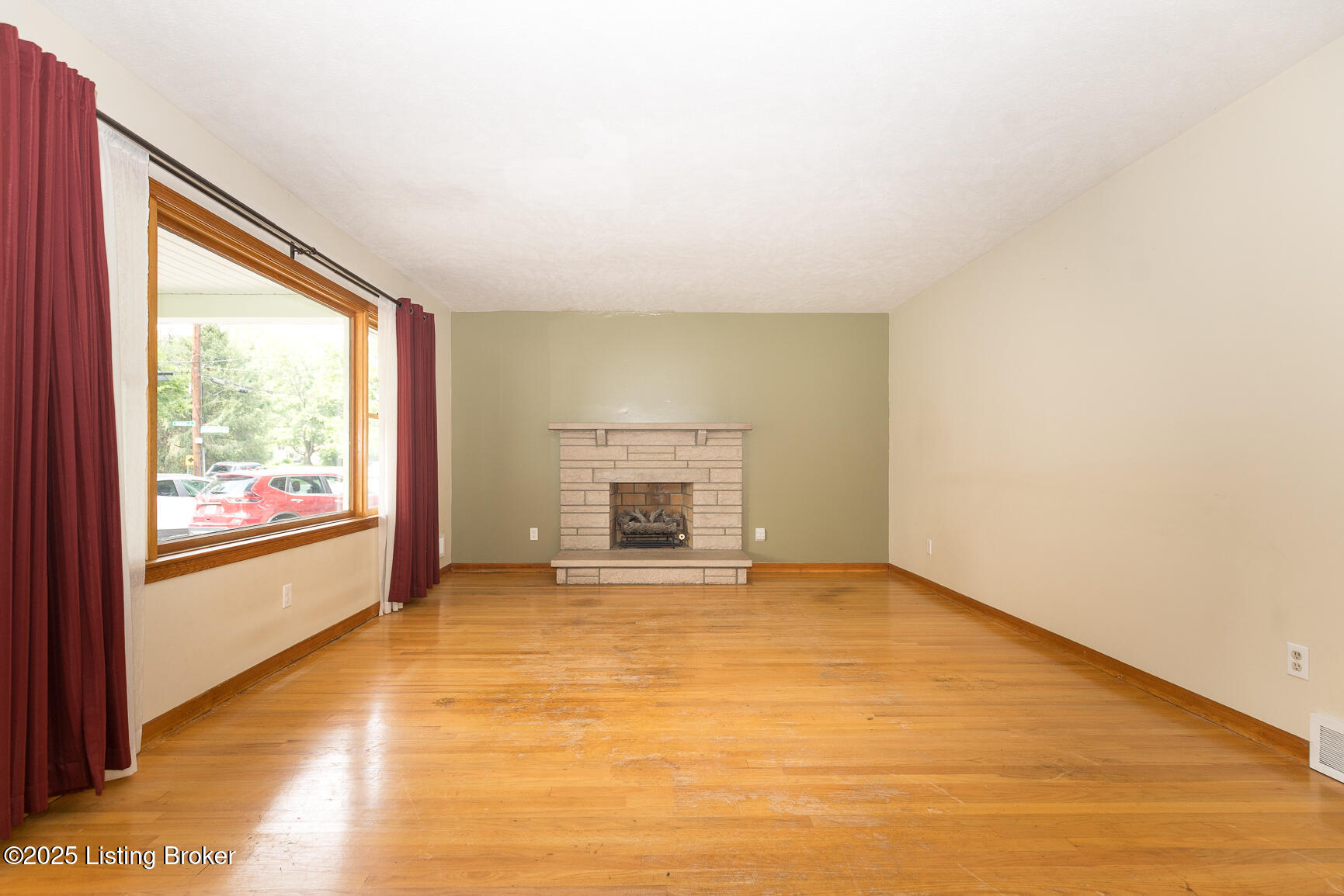 8101 Watterson Trail Trail