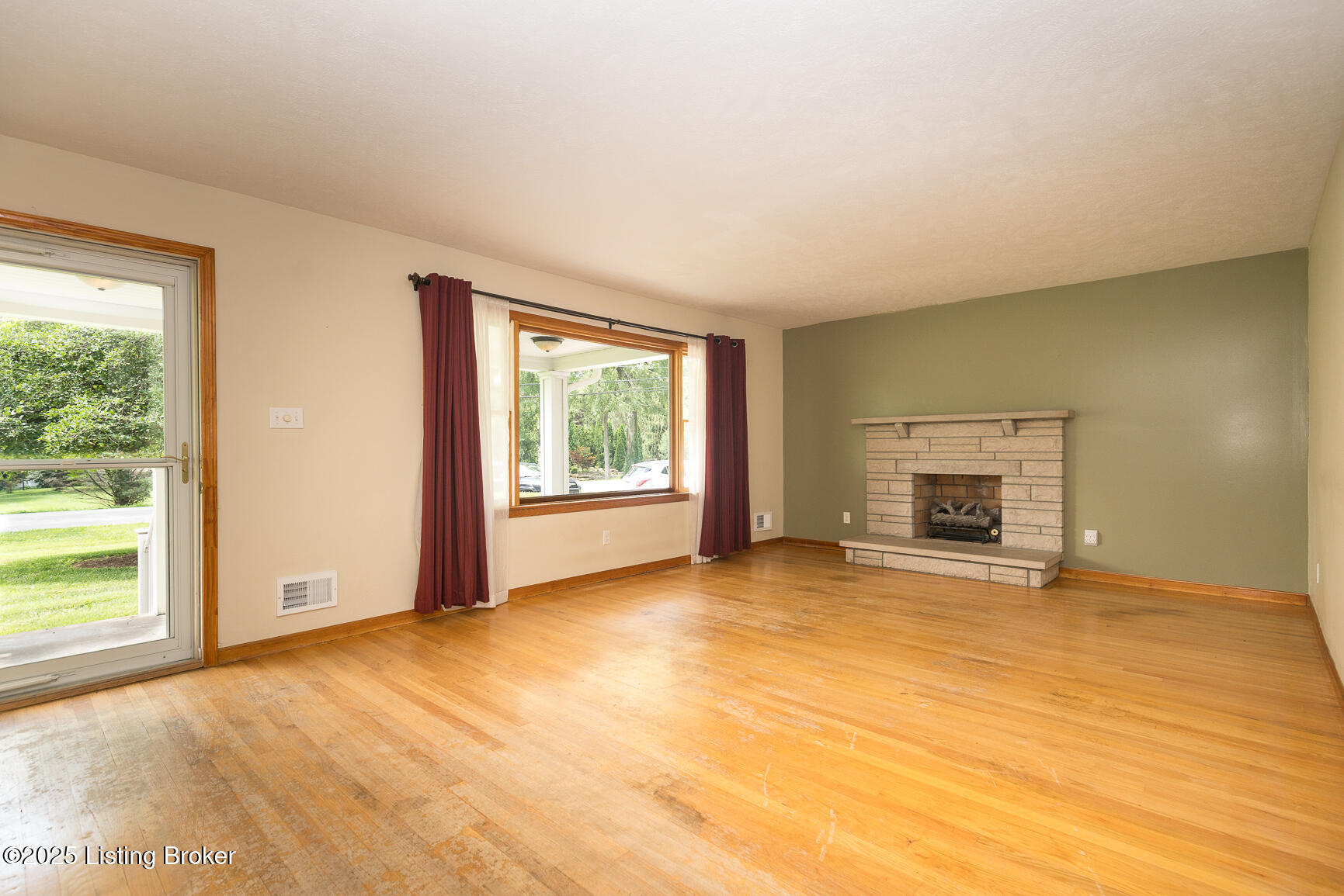 8101 Watterson Trail Trail