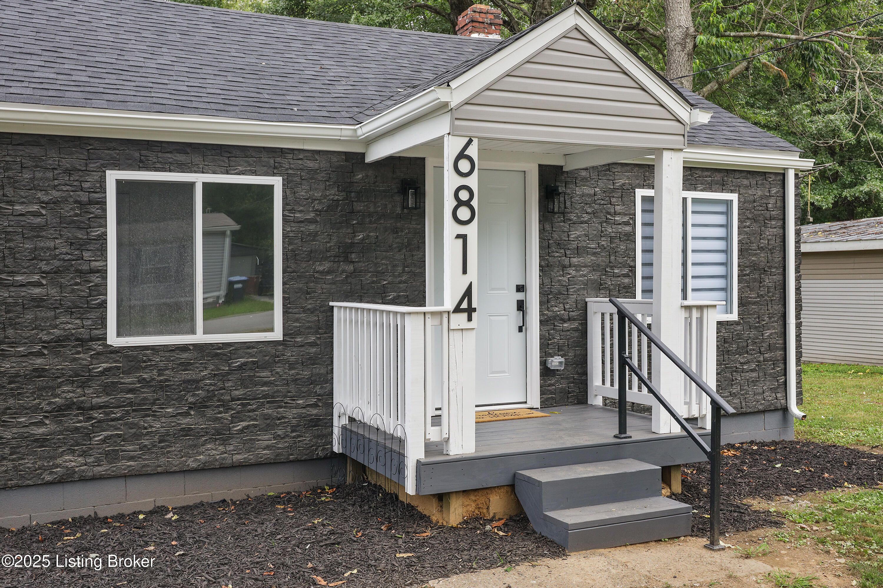6814 Memory Ln