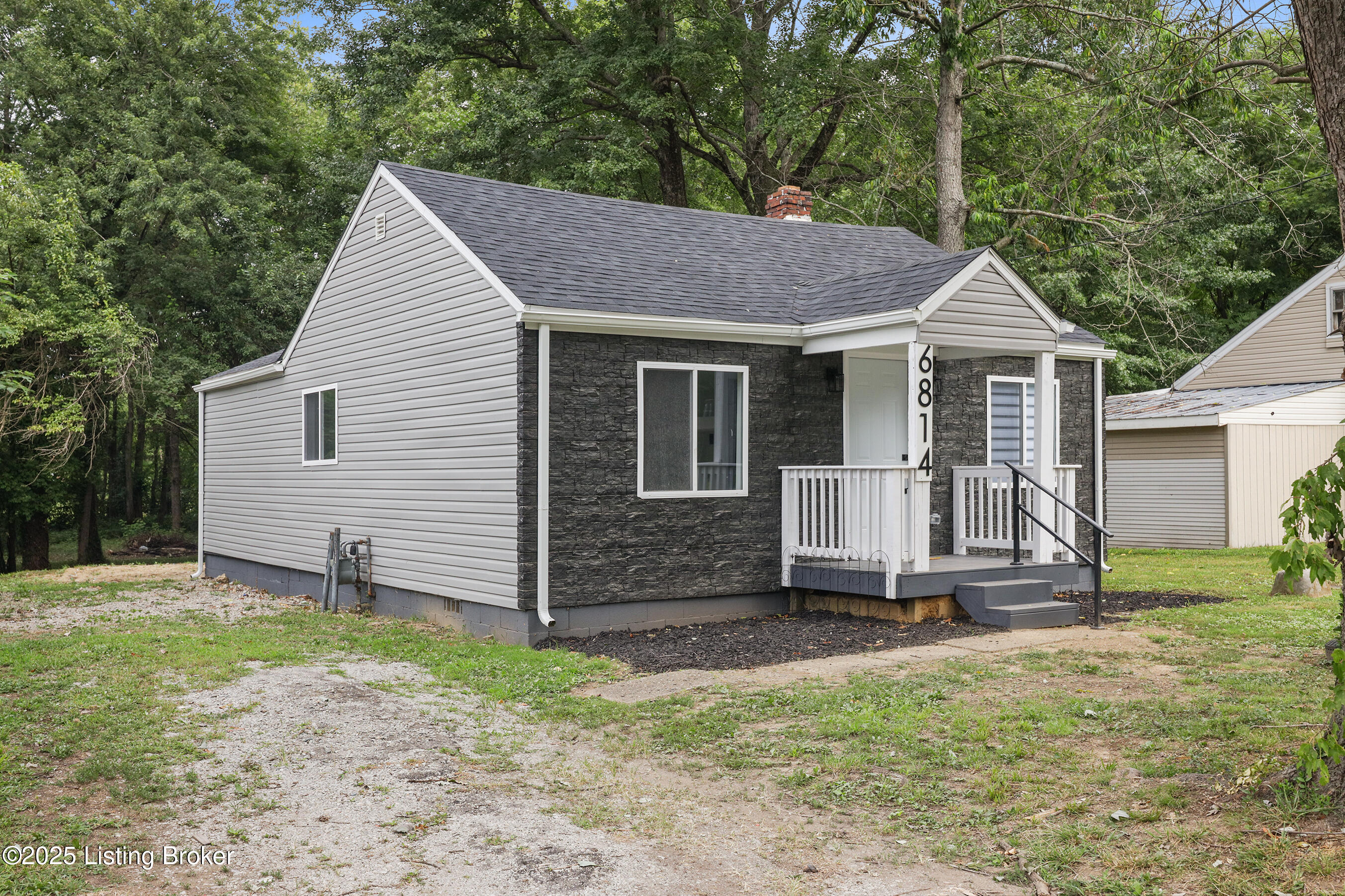 6814 Memory Ln