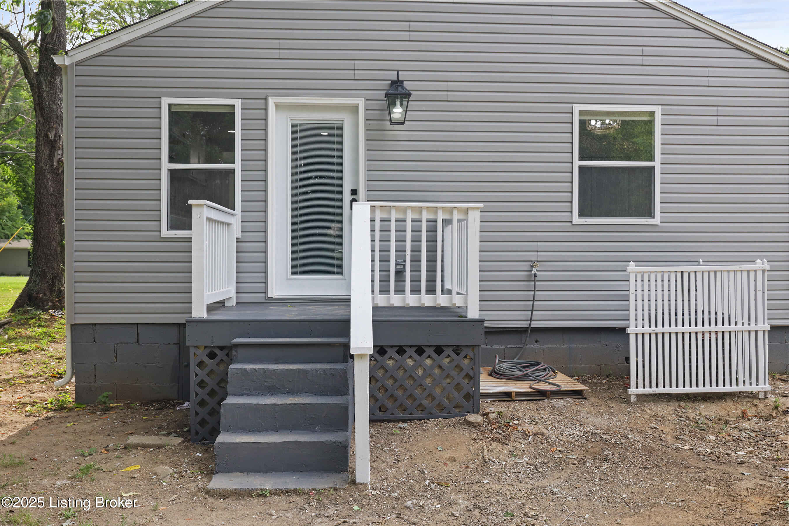 6814 Memory Ln