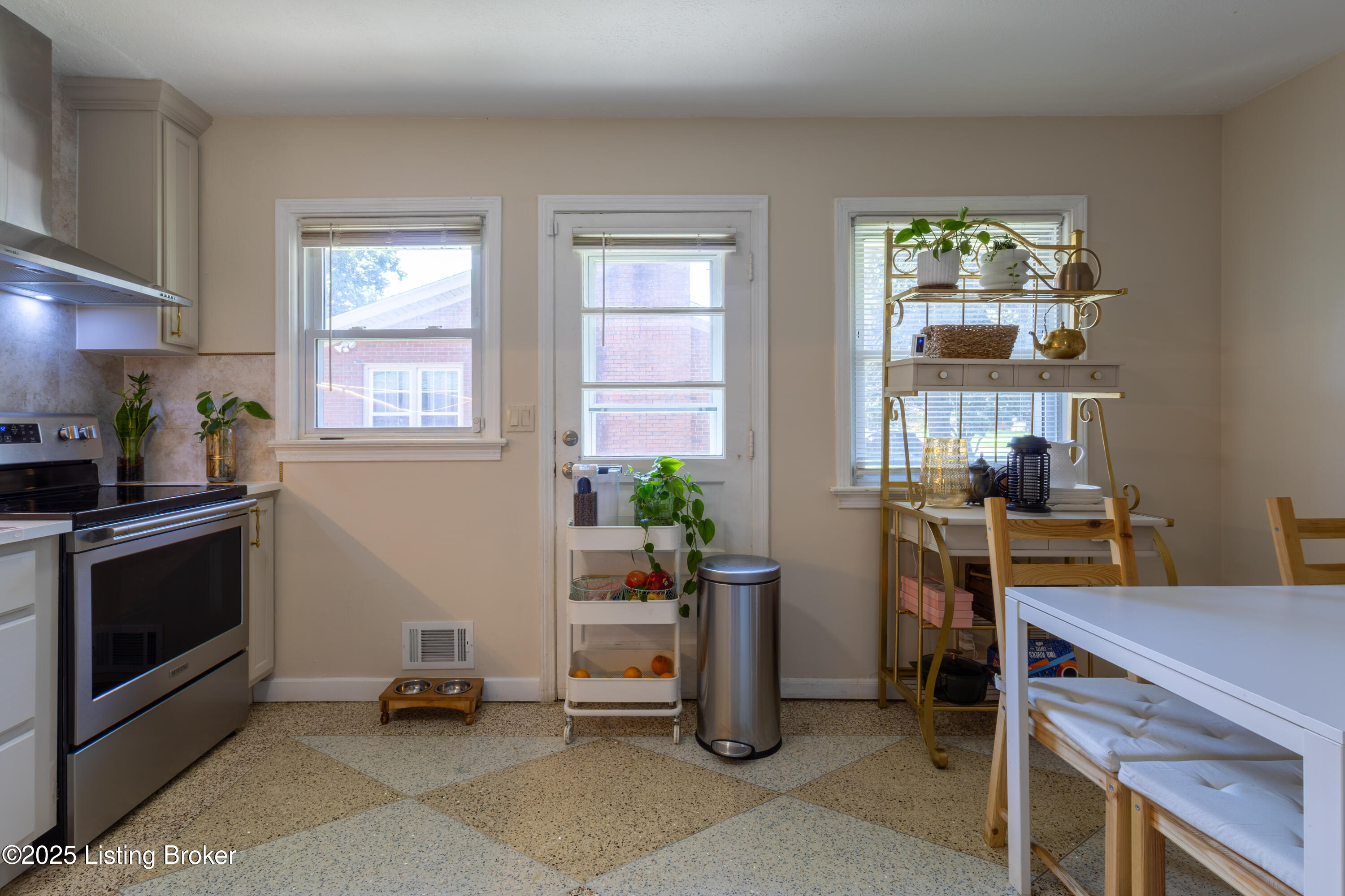 7915 Judge Blvd, Louisville