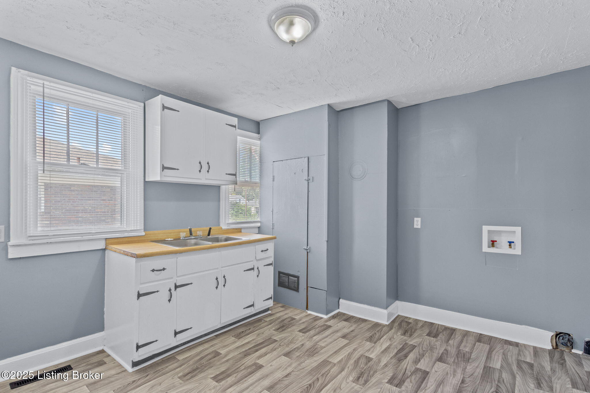 3314 Van Winkle Dr