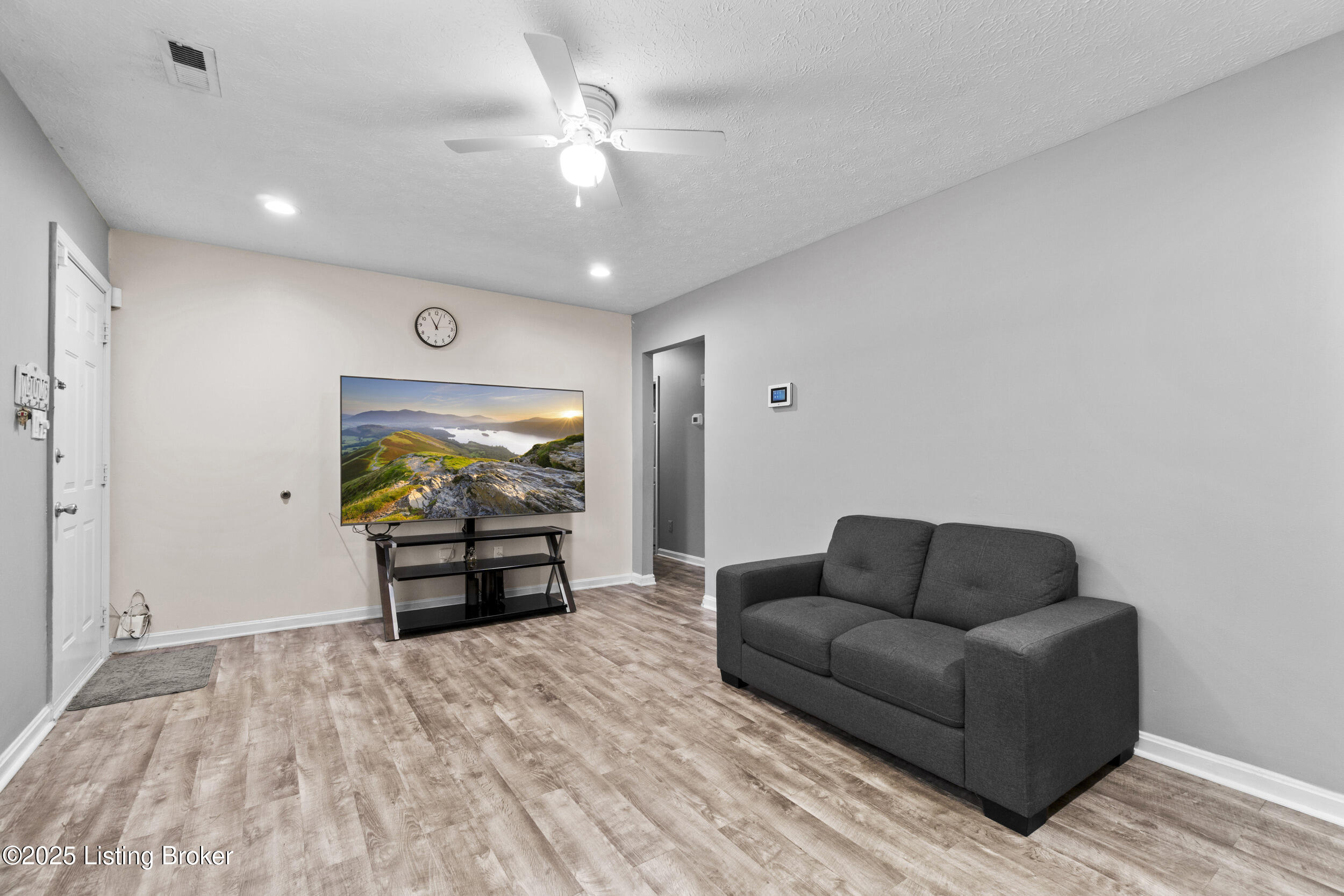 3722 Bonaventure Blvd