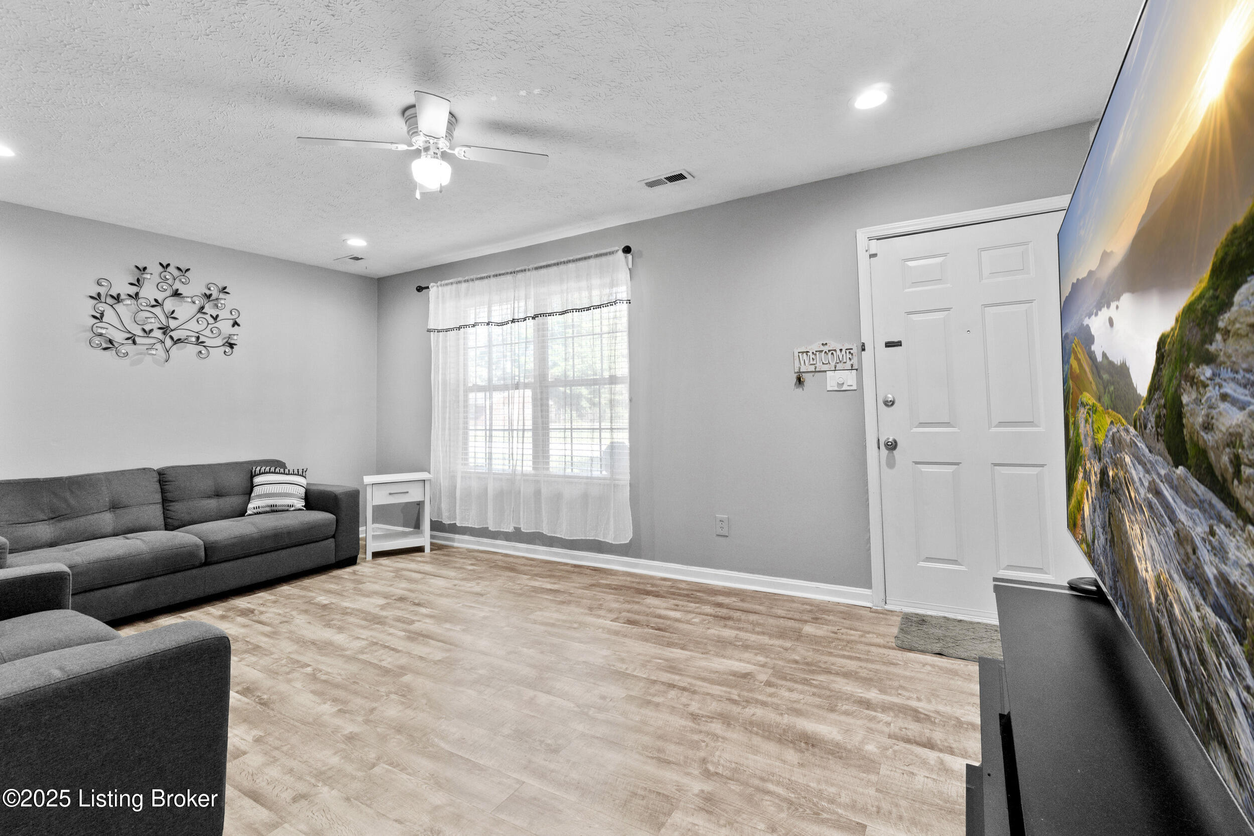 3722 Bonaventure Blvd