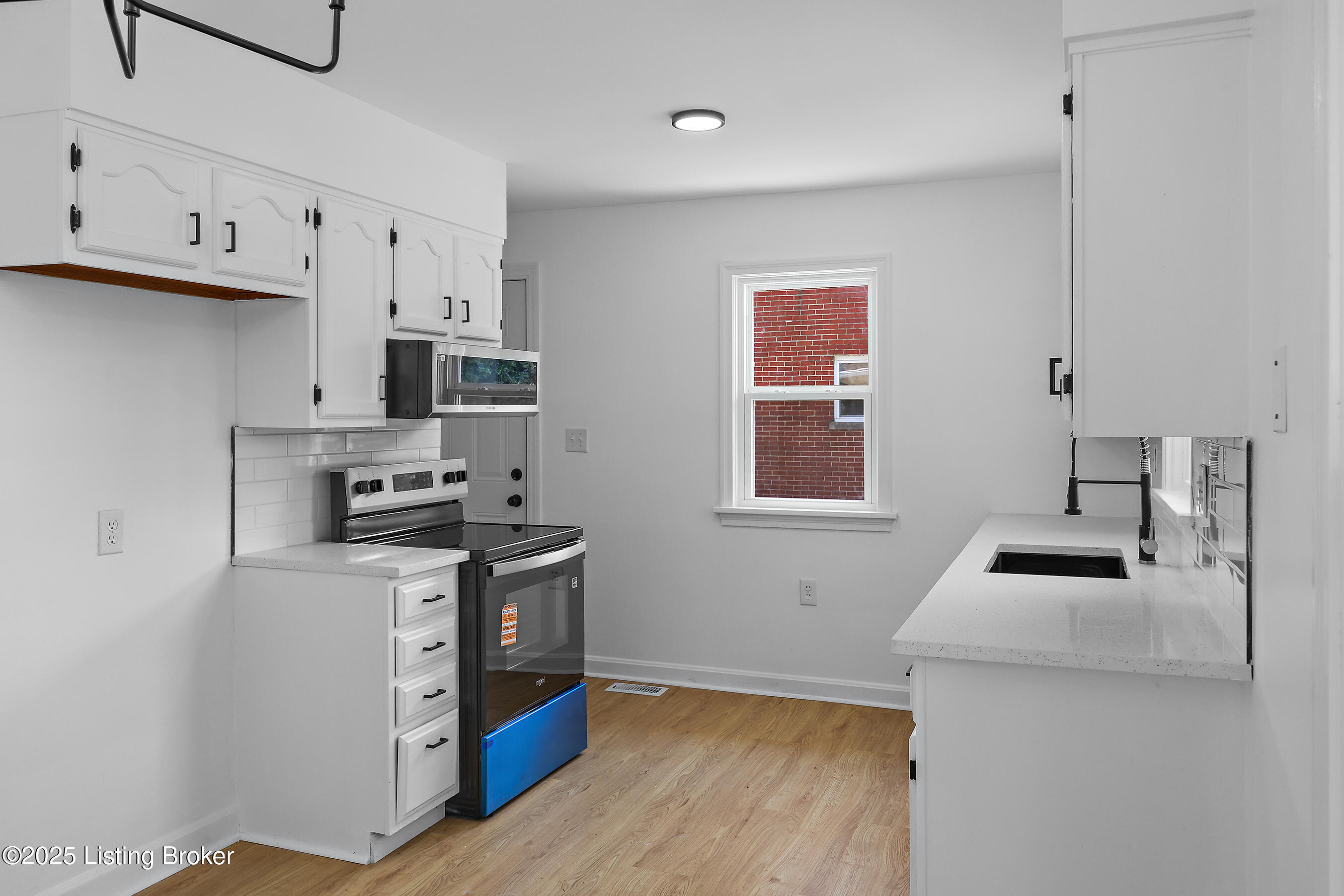 11704 Maple Way