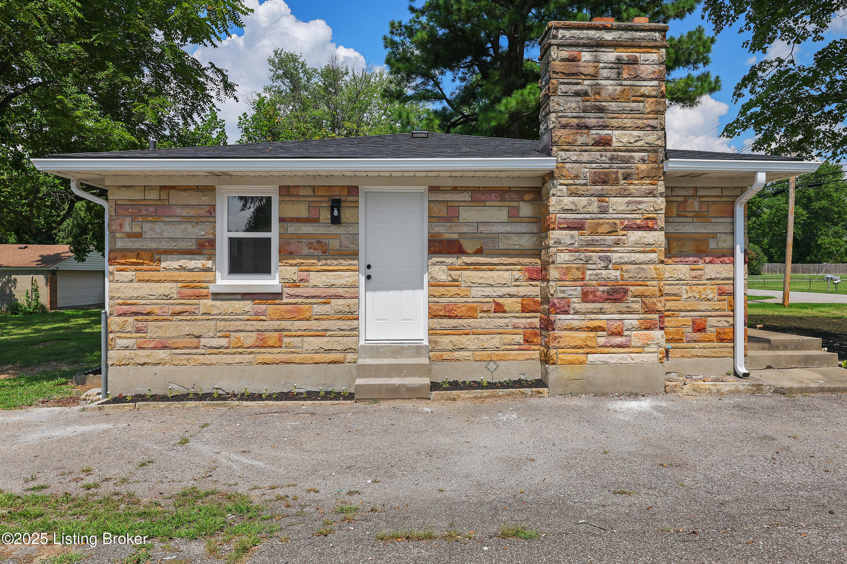 11704 Maple Way