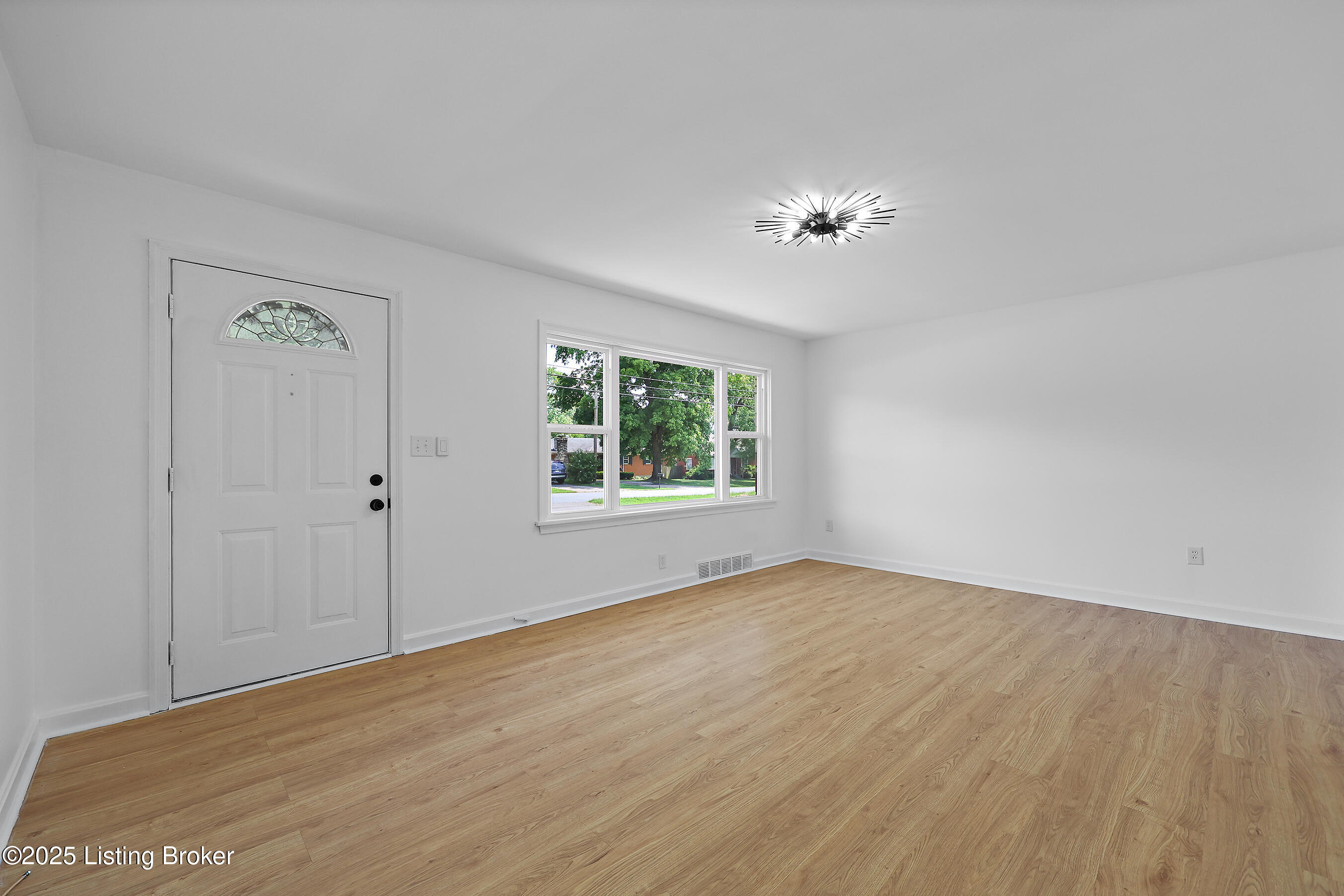 11704 Maple Way