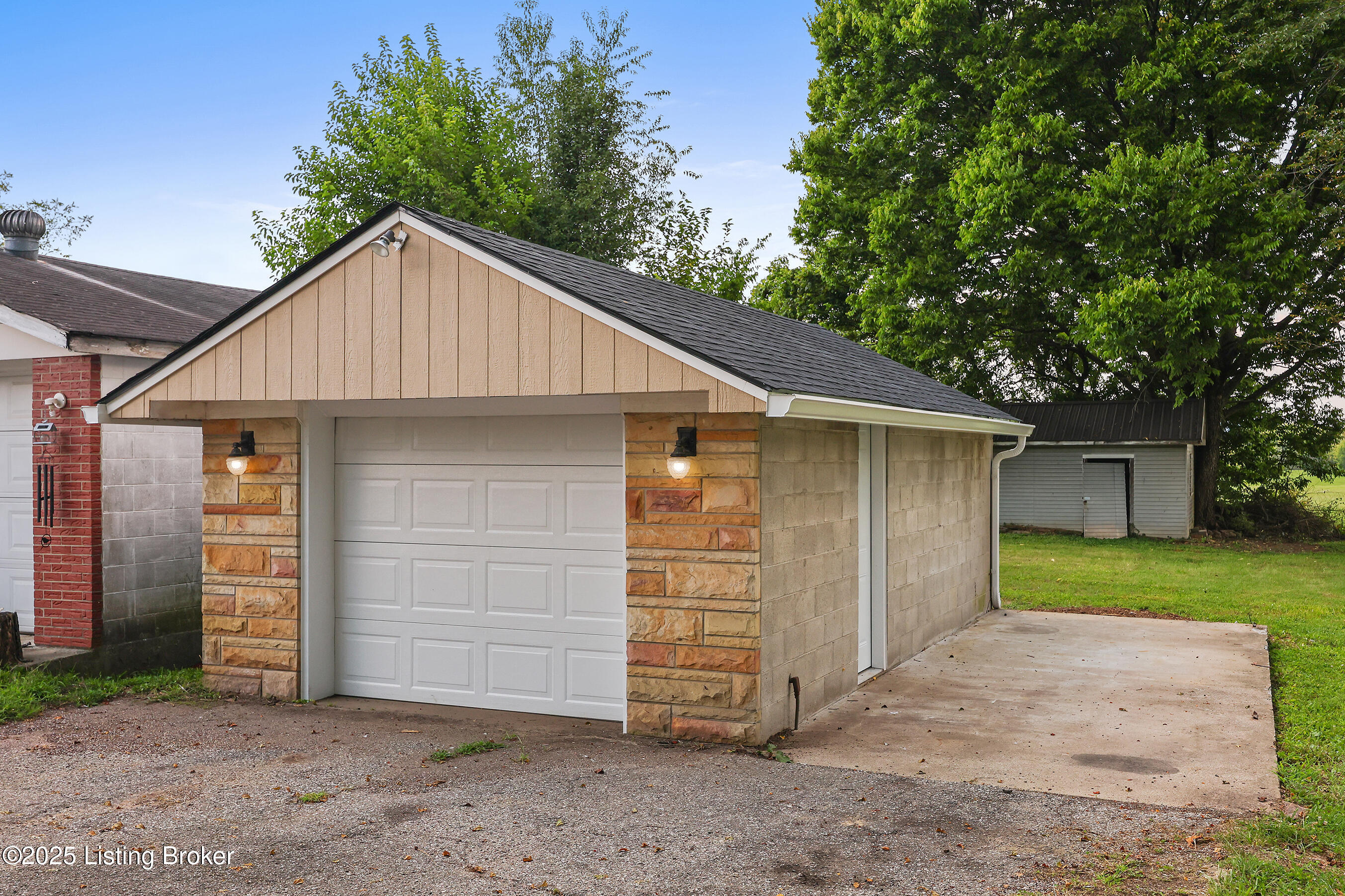 11704 Maple Way