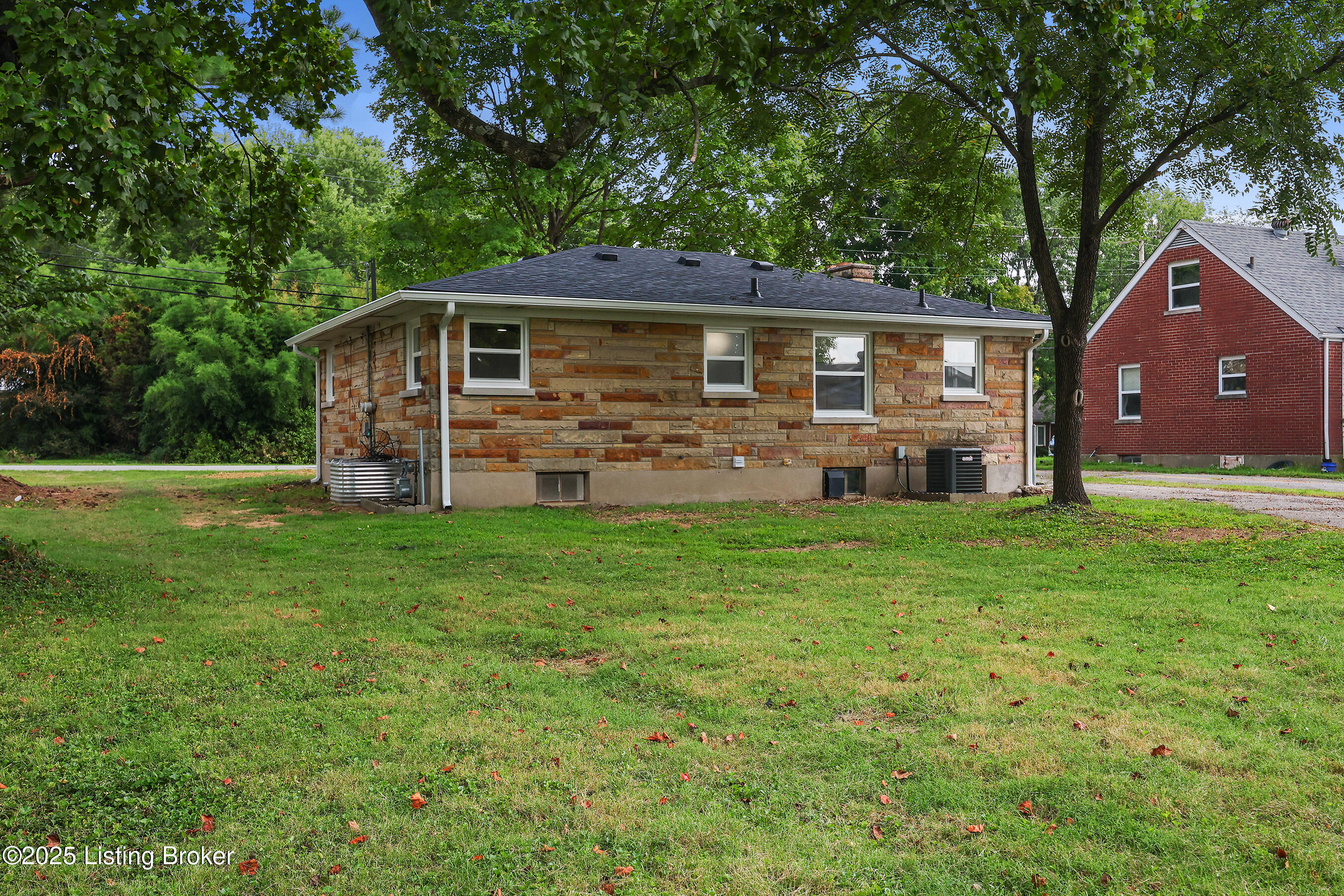 11704 Maple Way