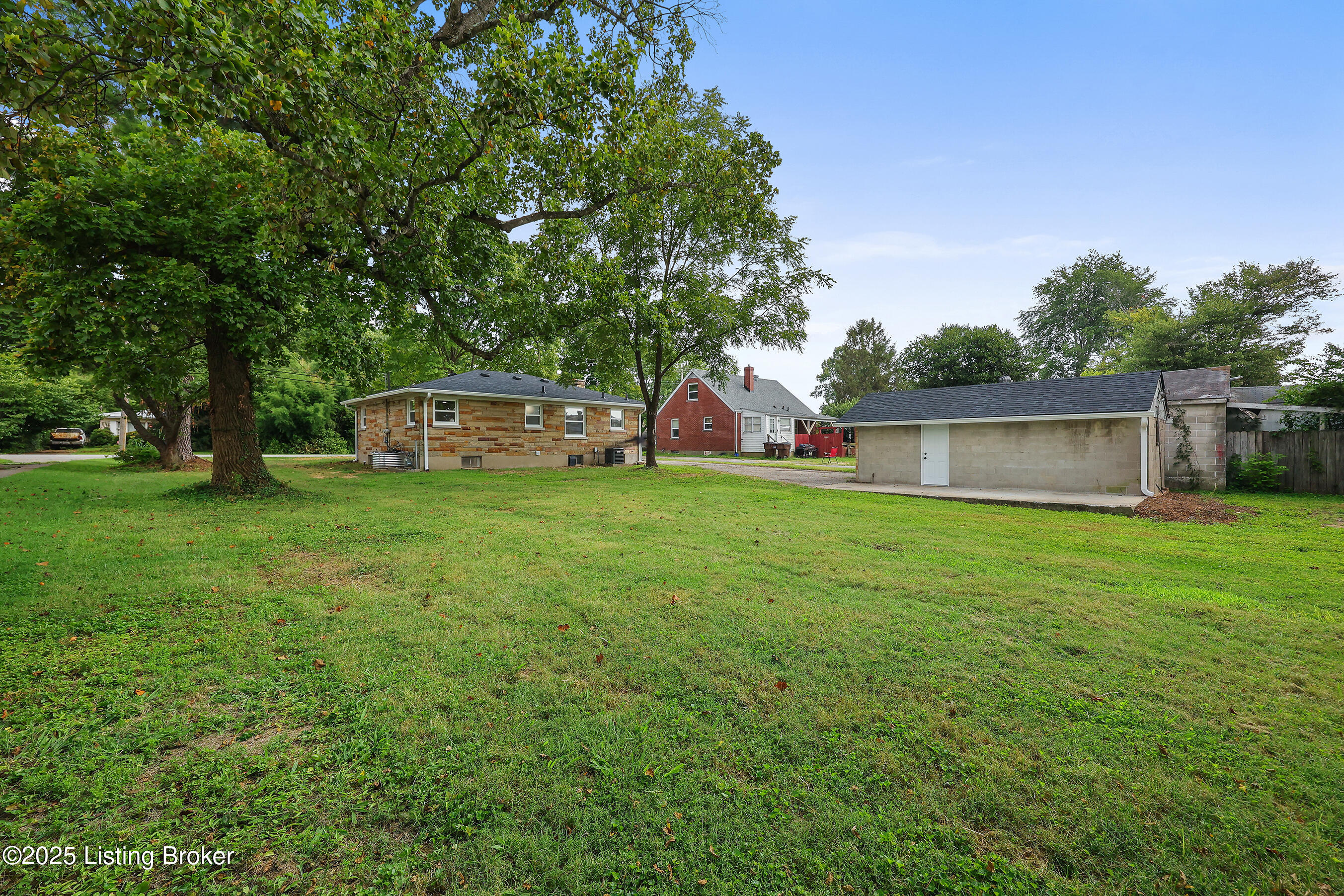 11704 Maple Way