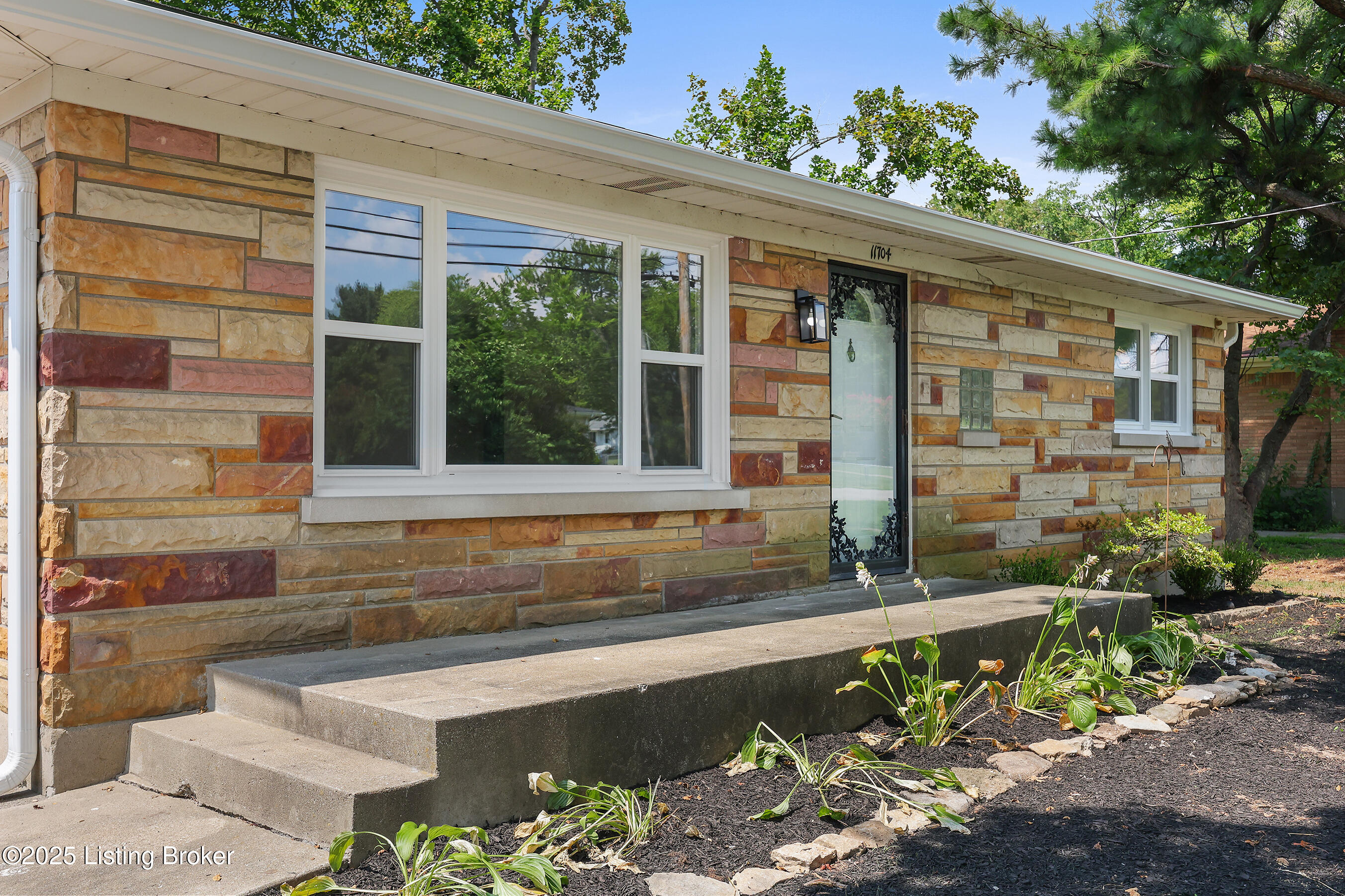 11704 Maple Way
