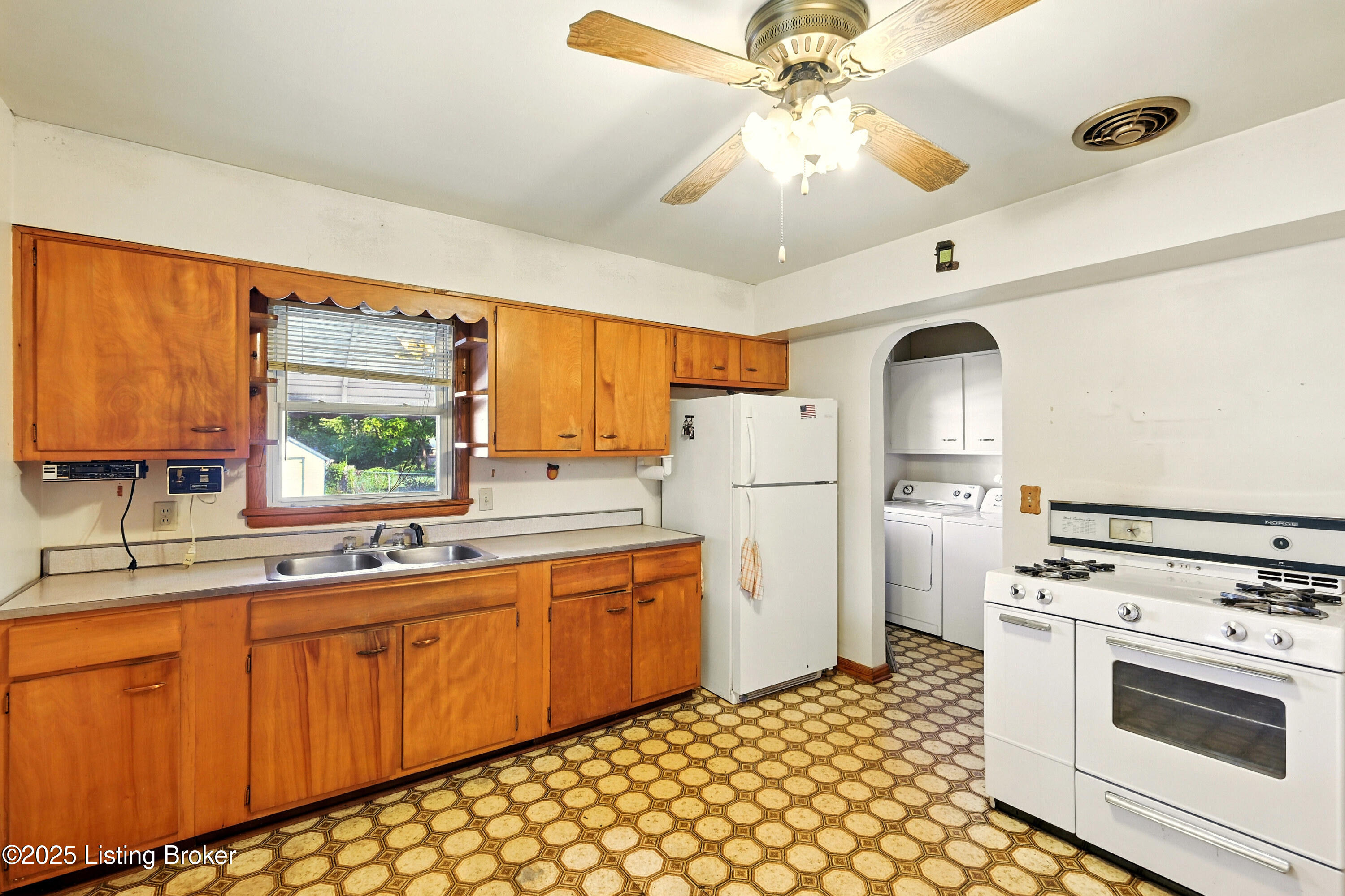 9012 Shepherdsville Rd