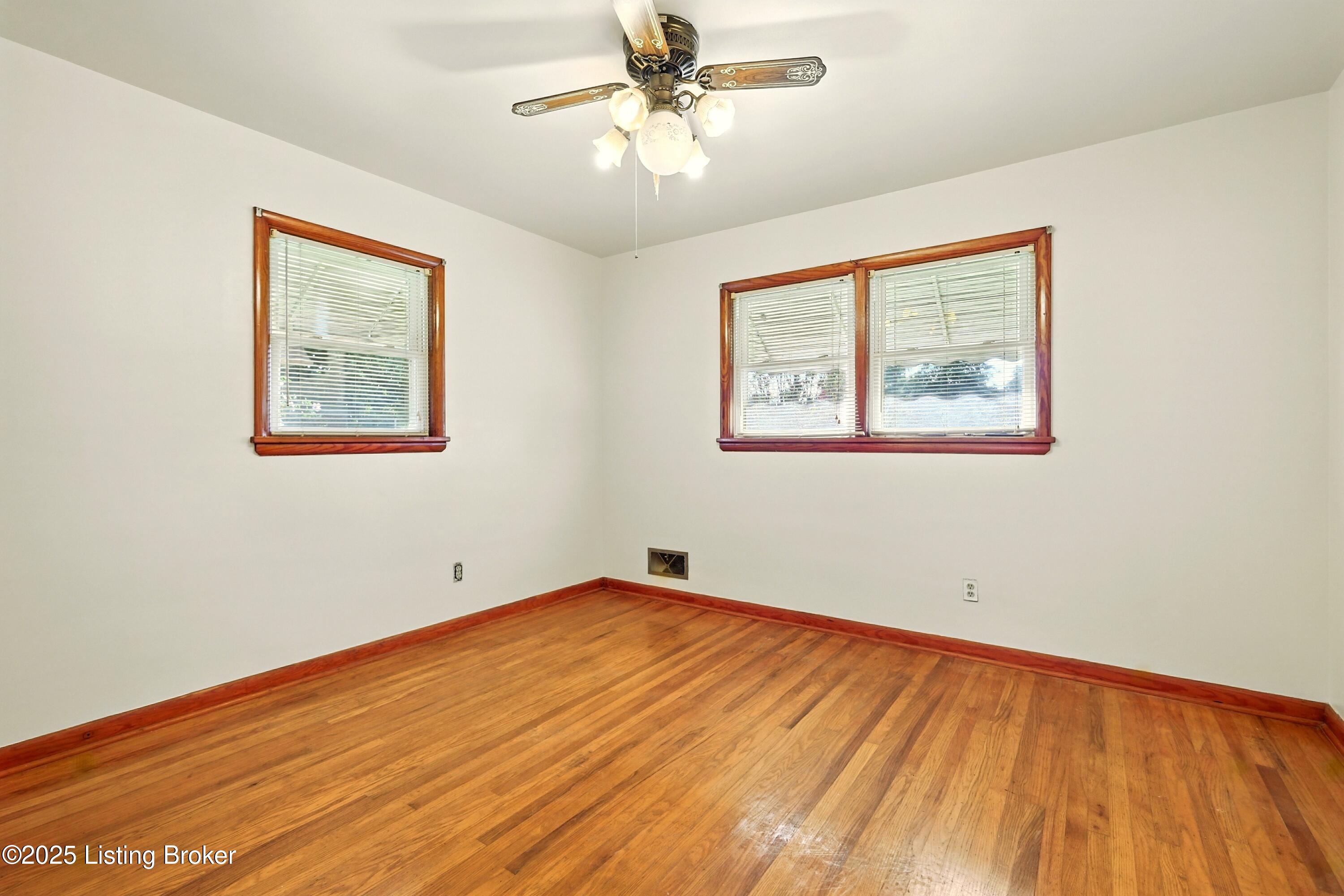 9012 Shepherdsville Rd