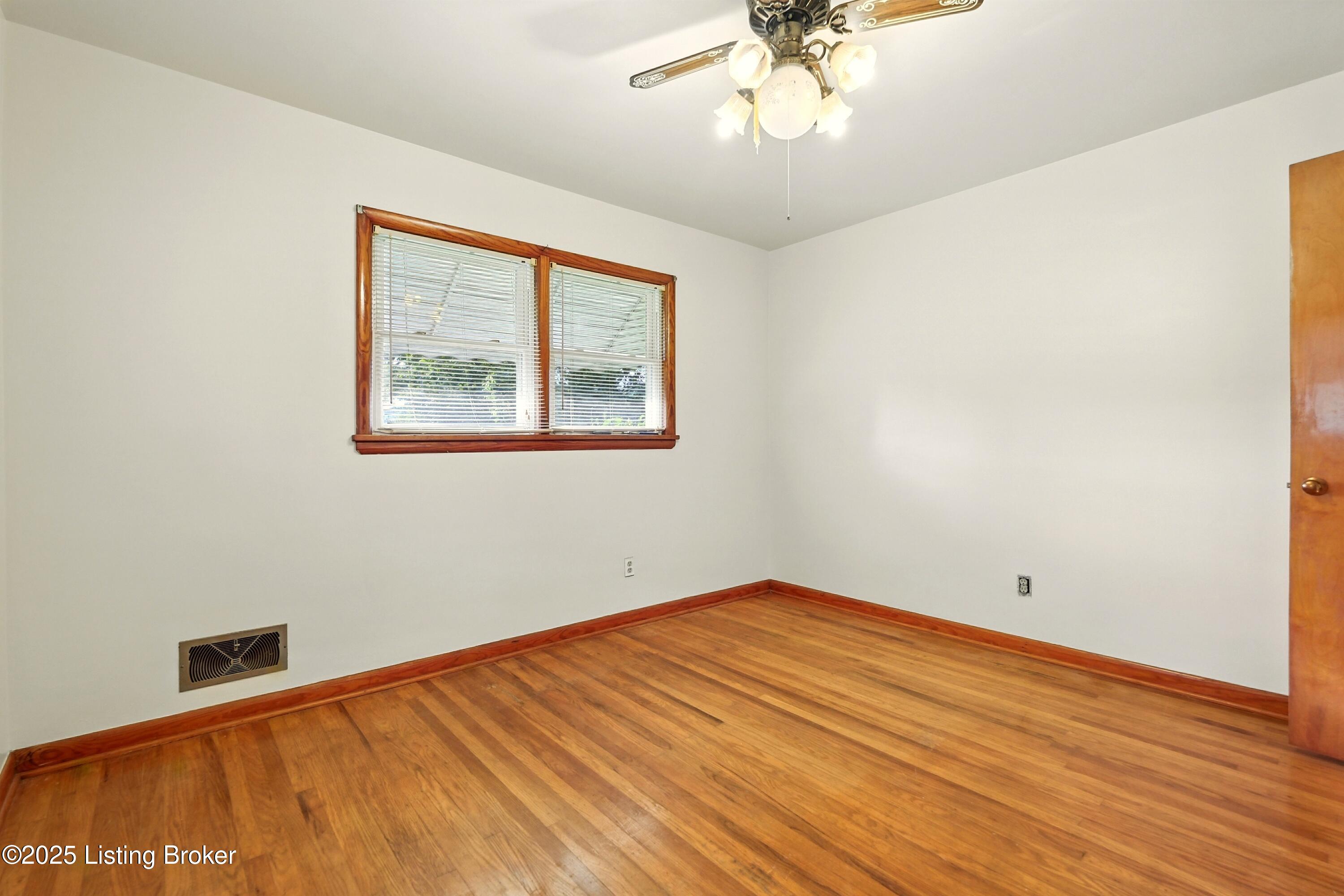 9012 Shepherdsville Rd