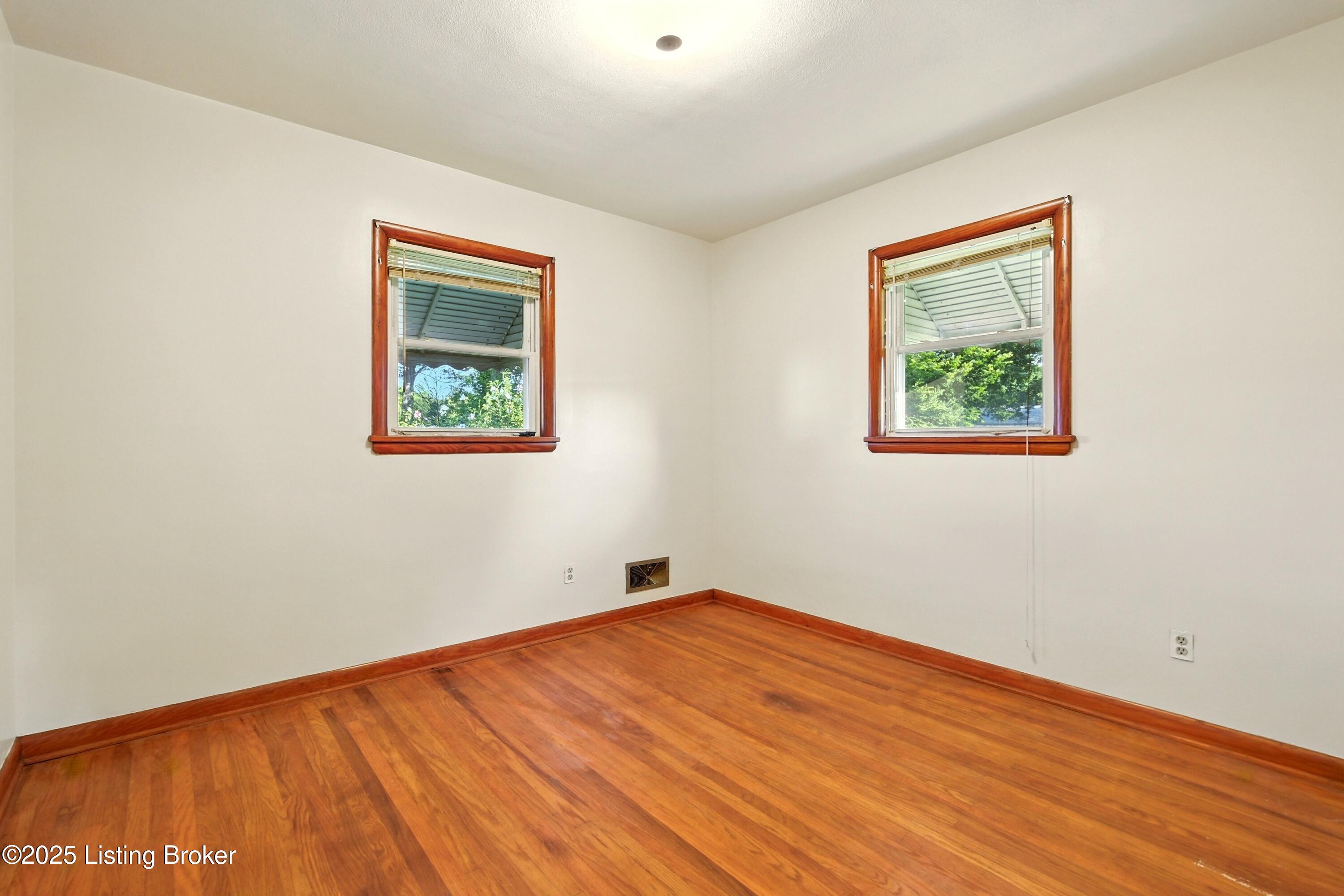 9012 Shepherdsville Rd