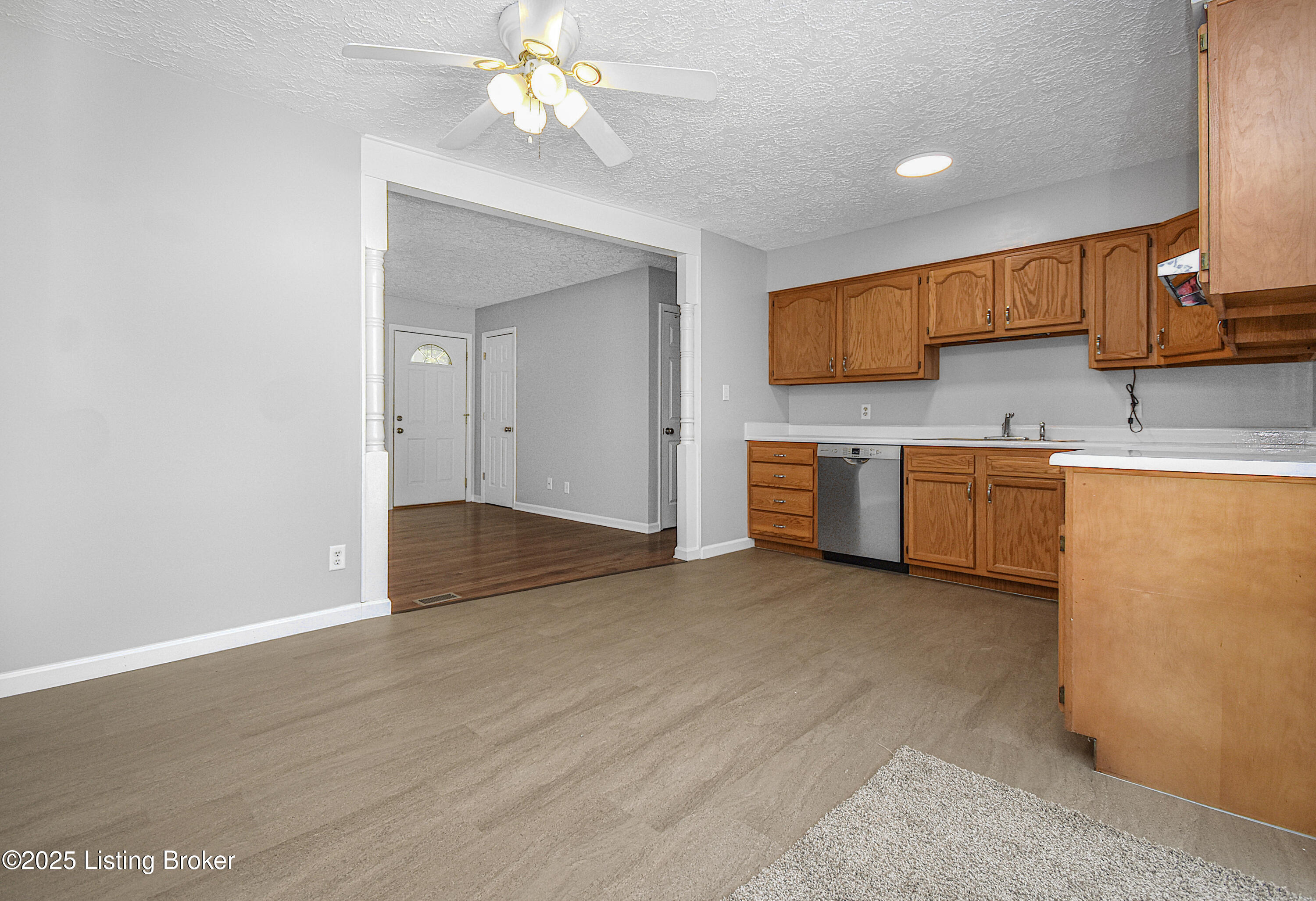 11713 Dearing Woods Dr