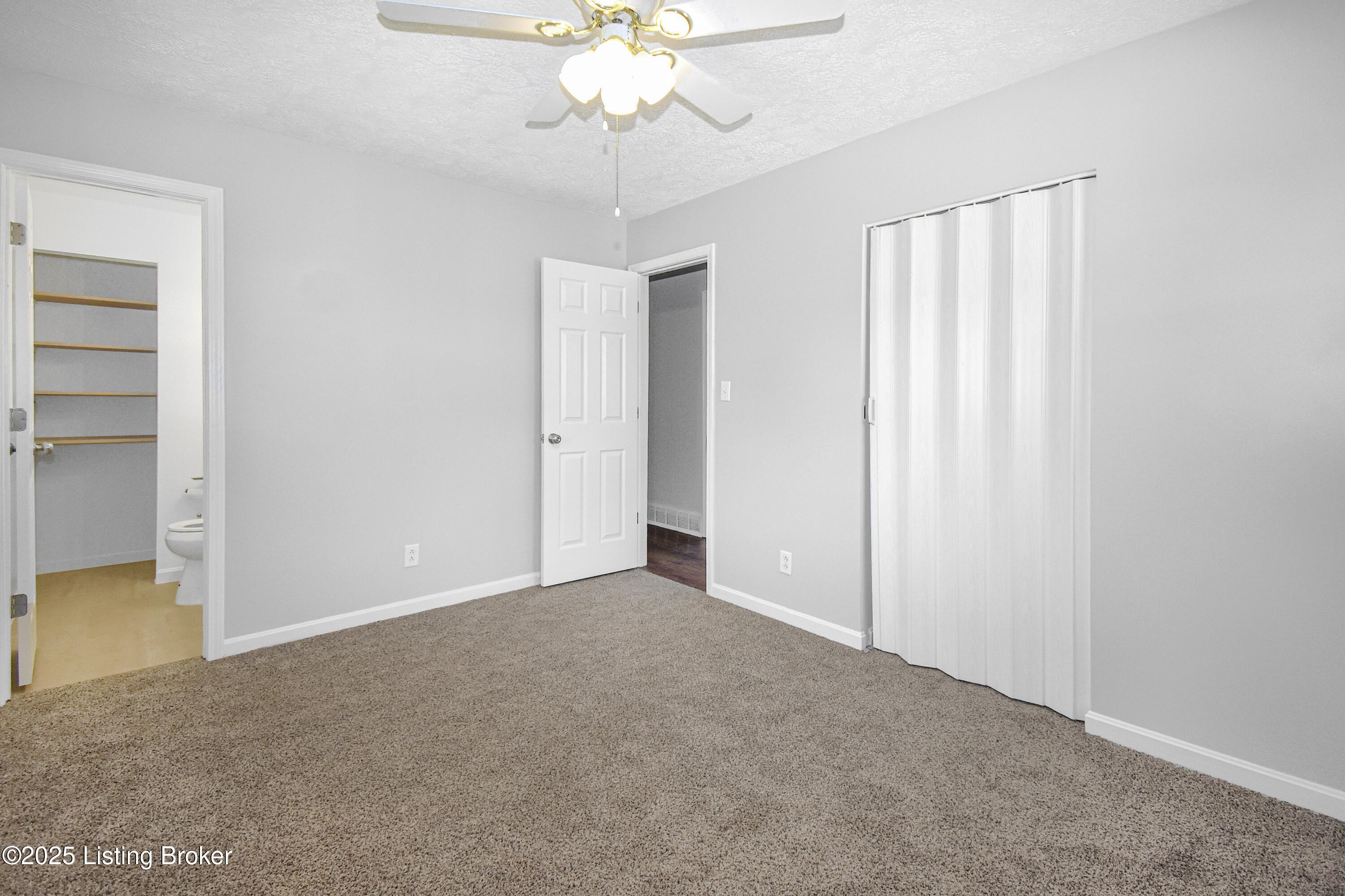 11713 Dearing Woods Dr