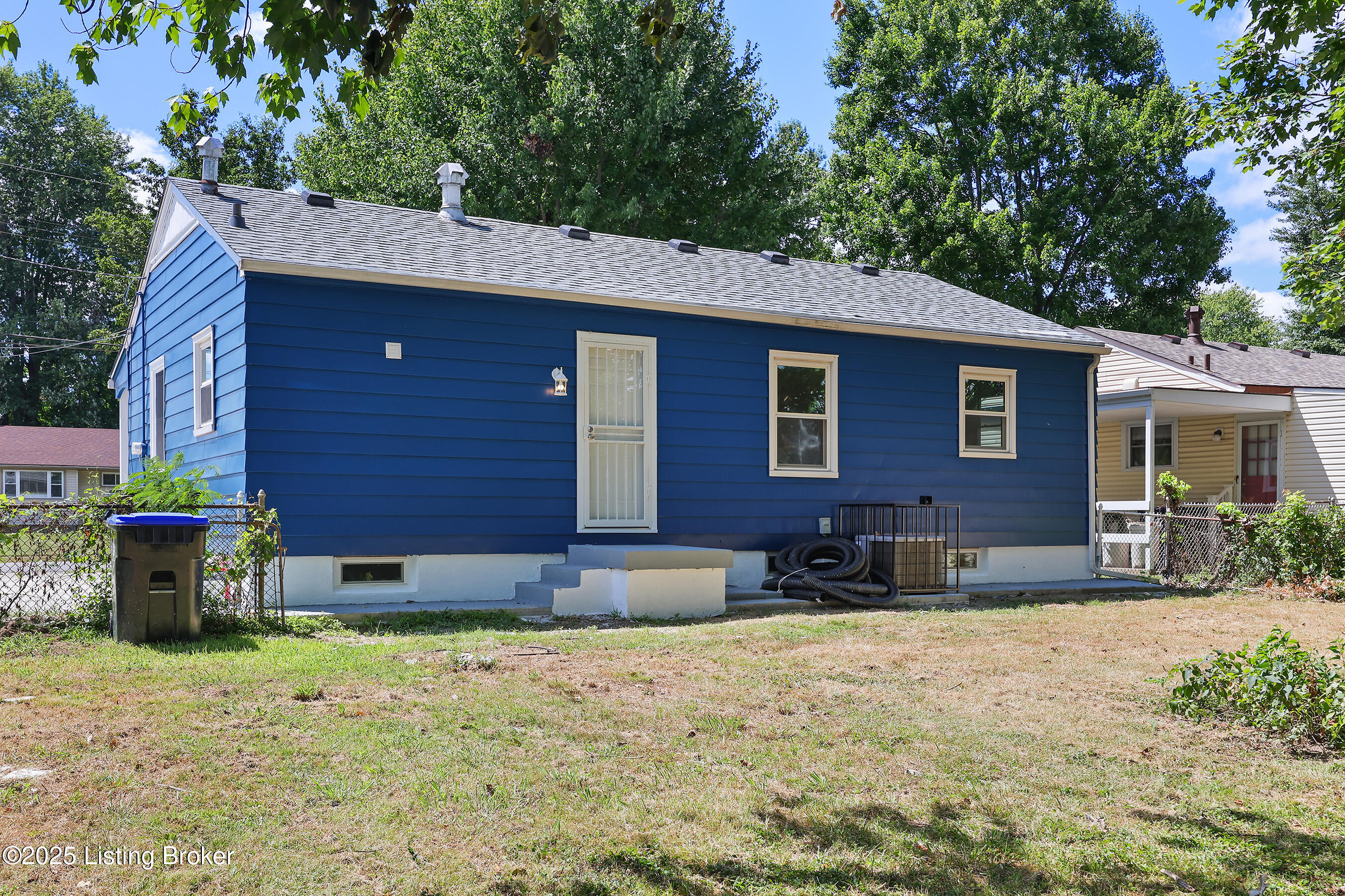 315 E Southside Ct