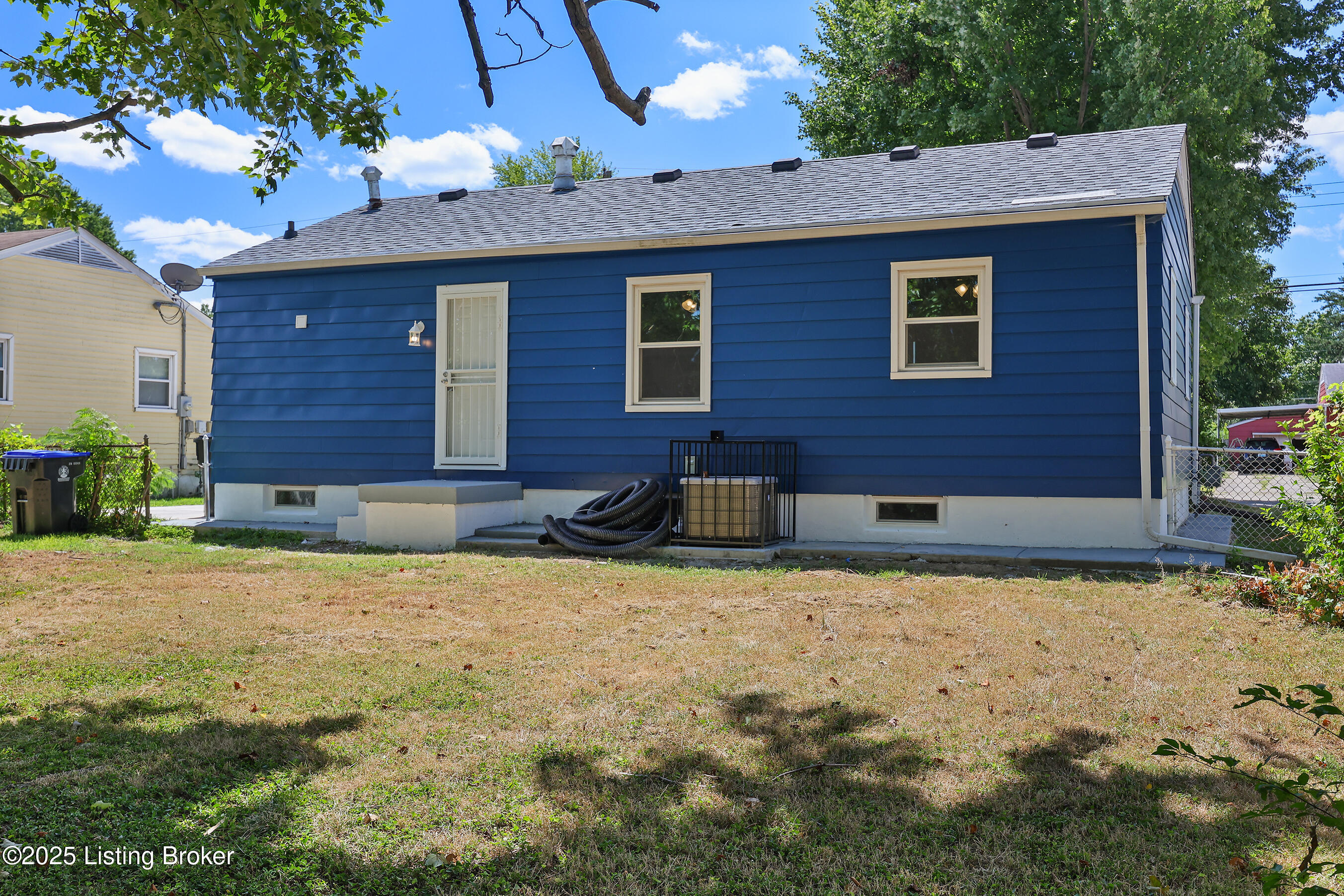 315 E Southside Ct