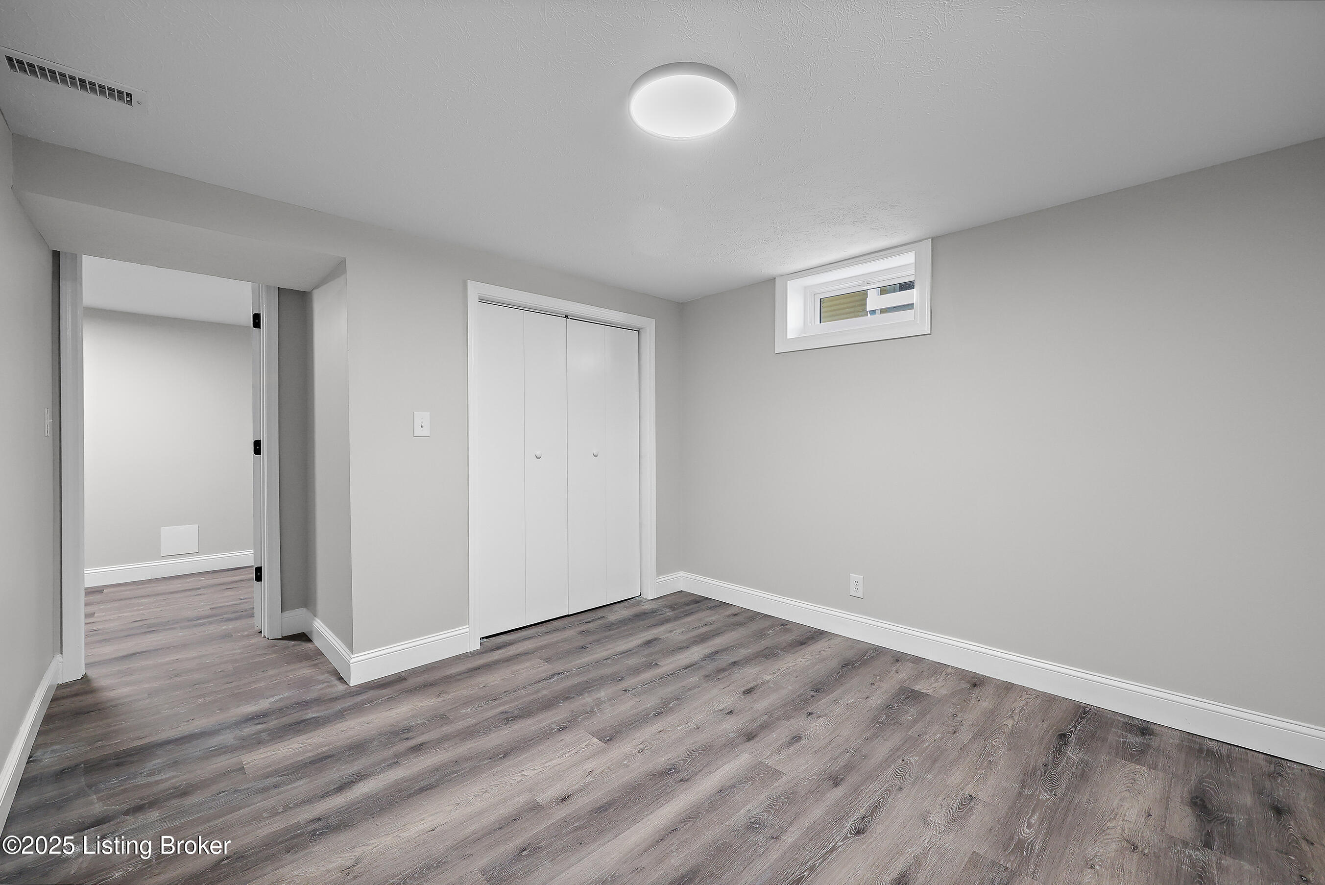 315 E Southside Ct