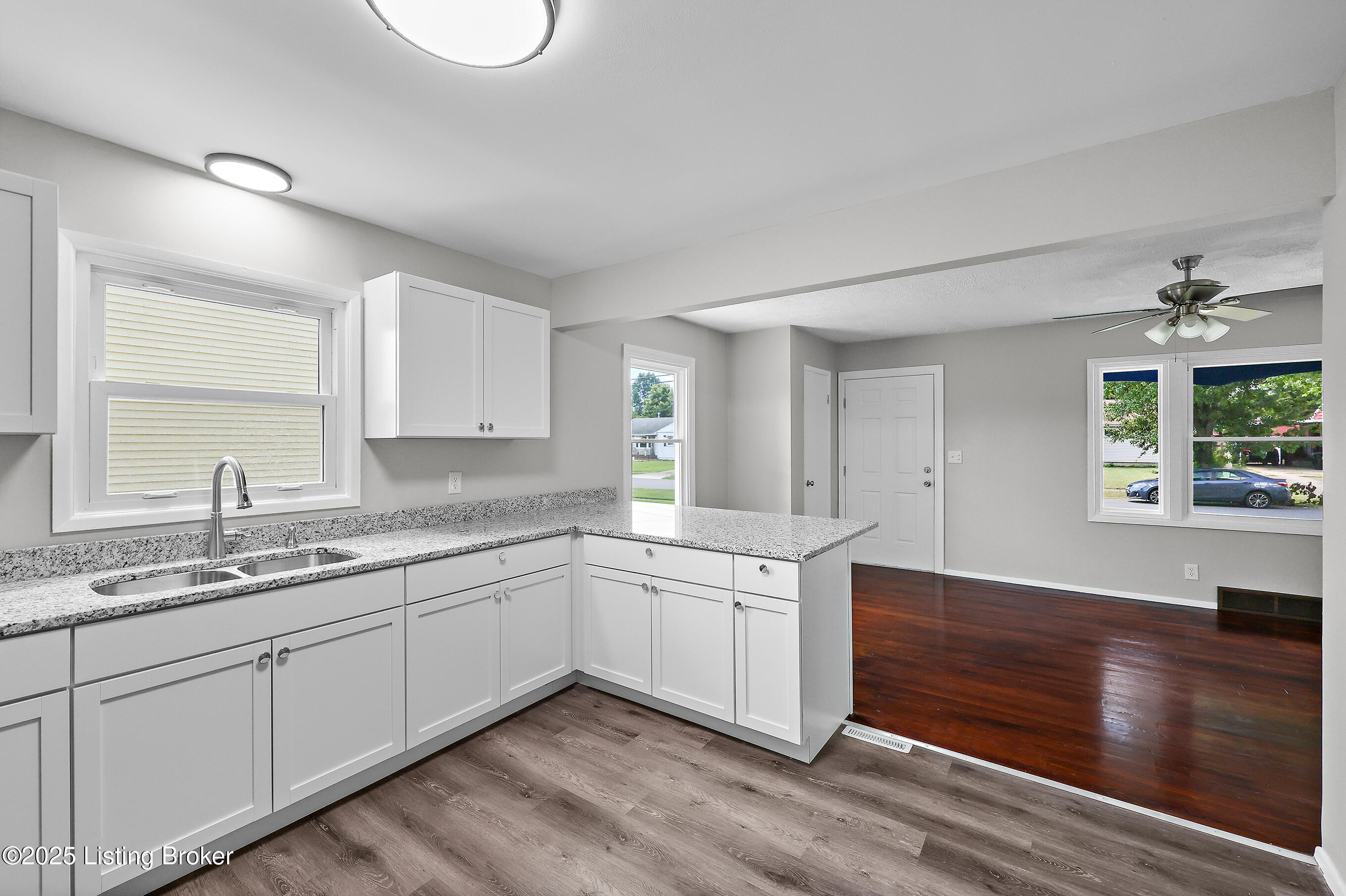 315 E Southside Ct
