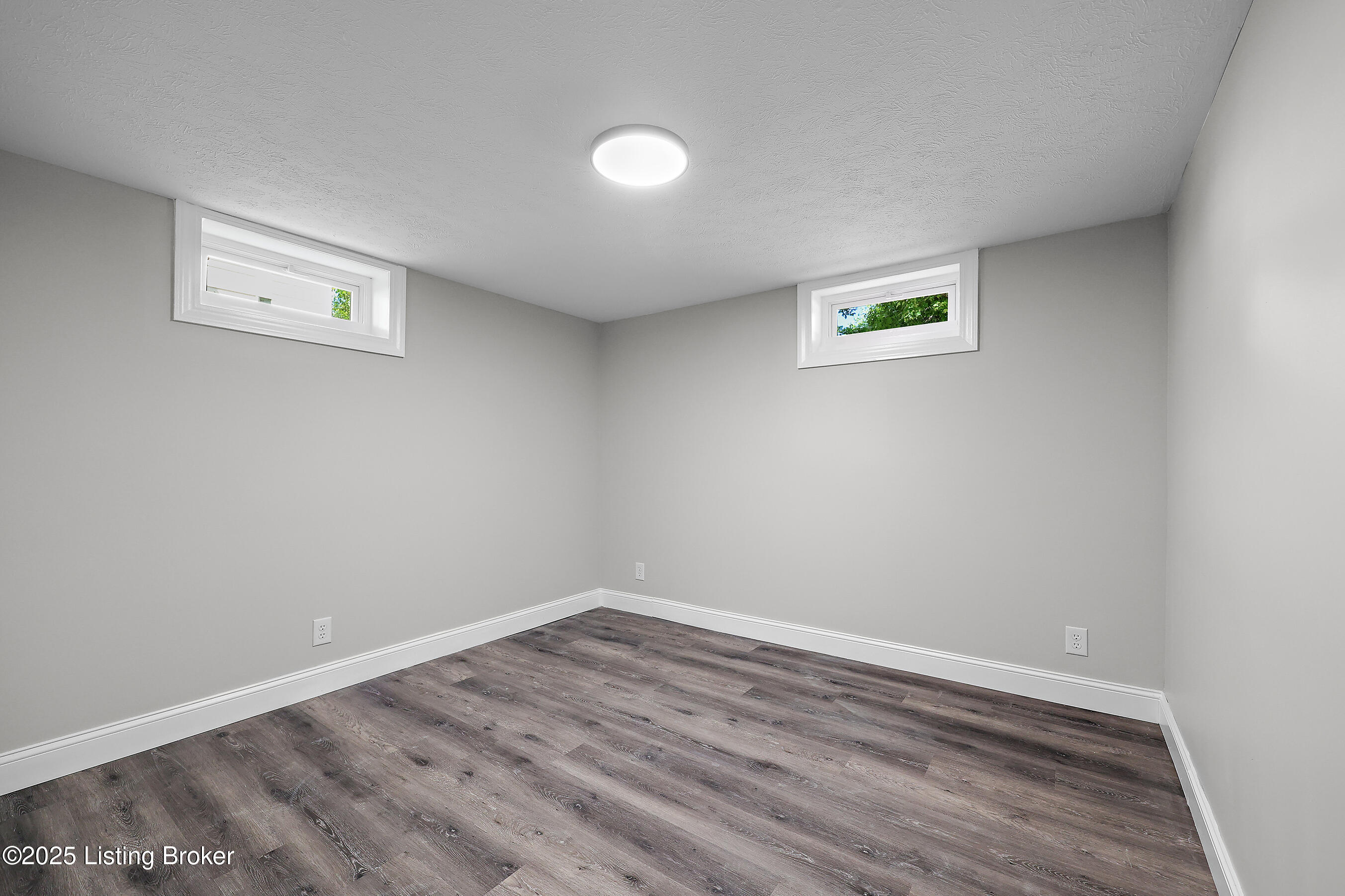 315 E Southside Ct