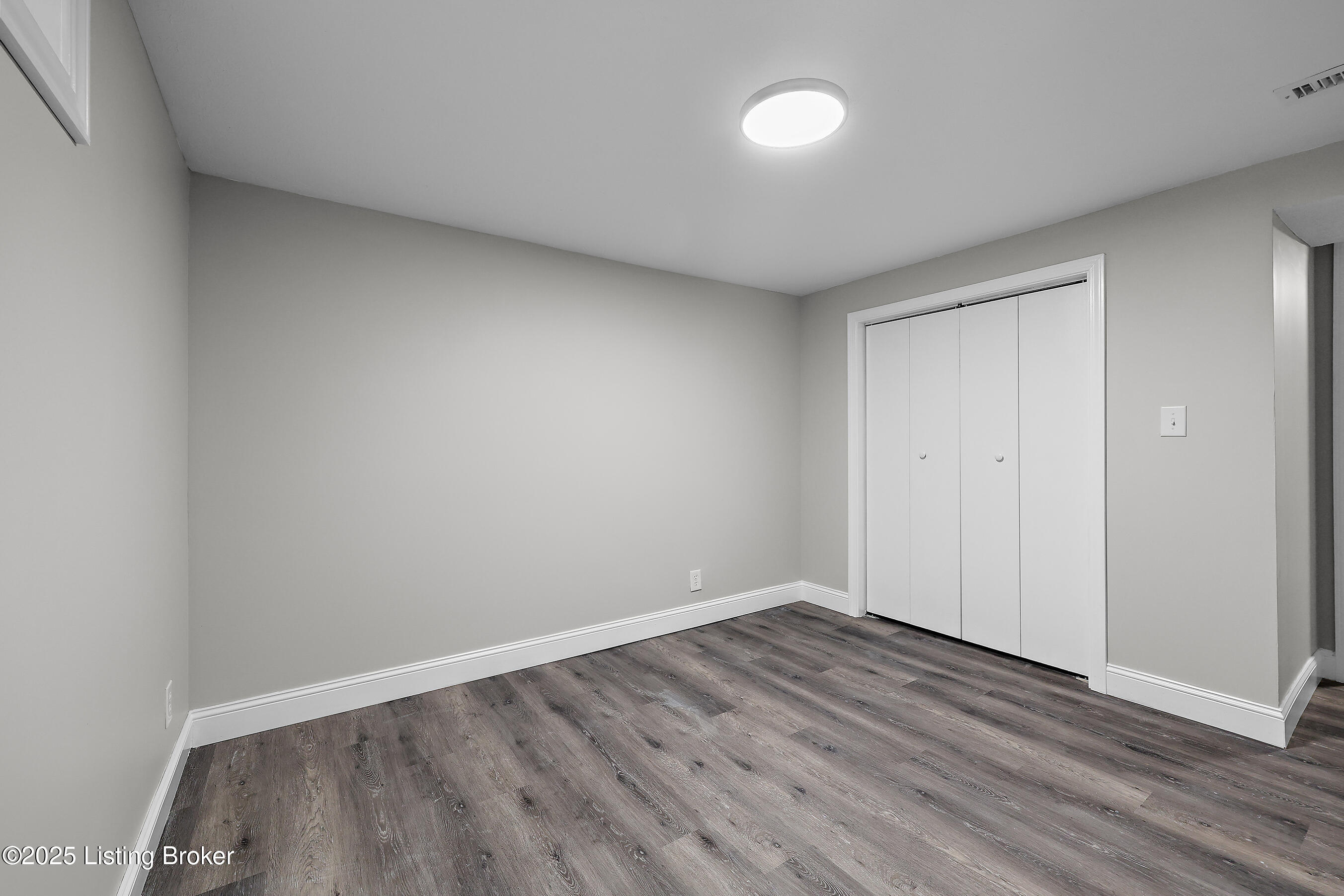 315 E Southside Ct