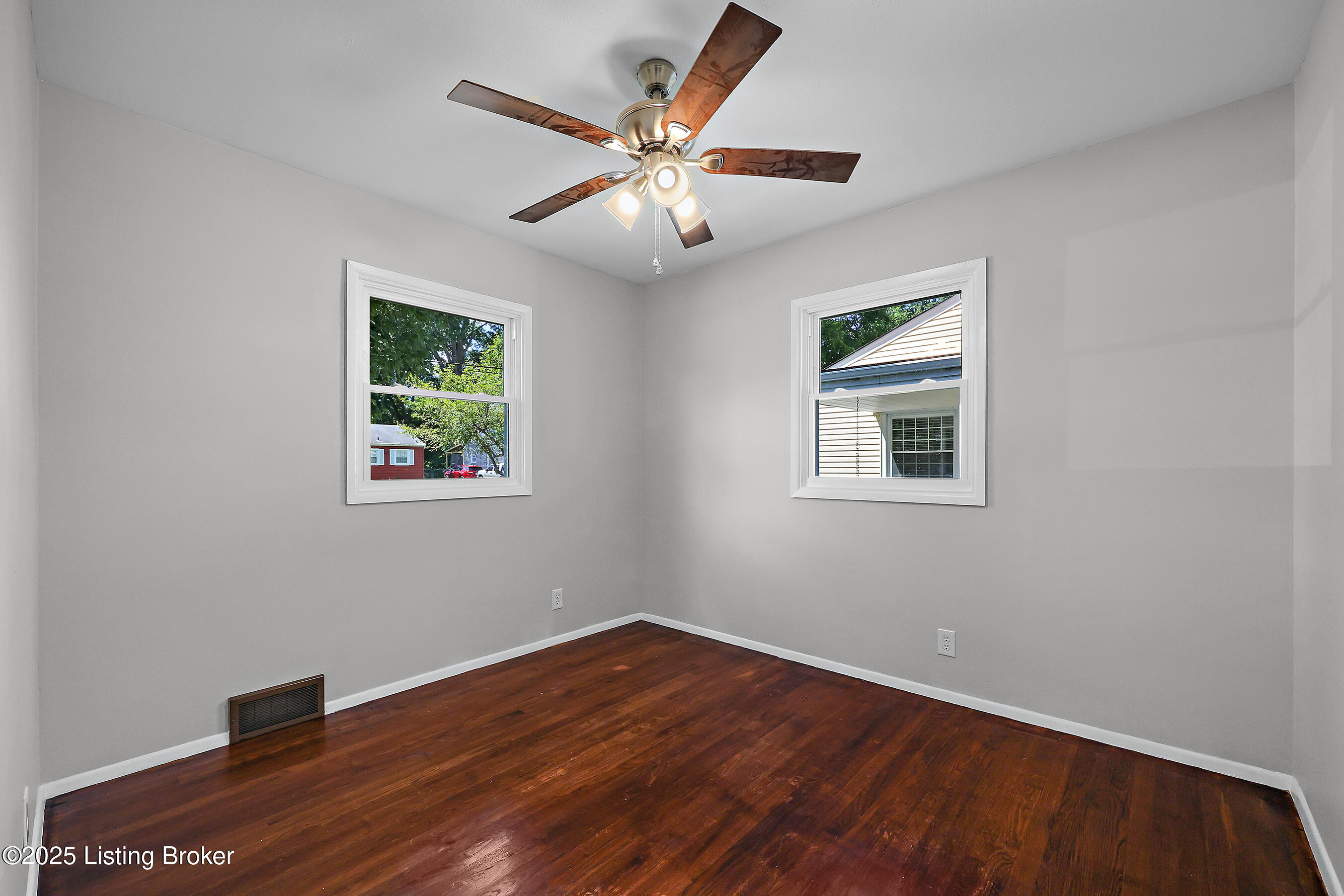 315 E Southside Ct