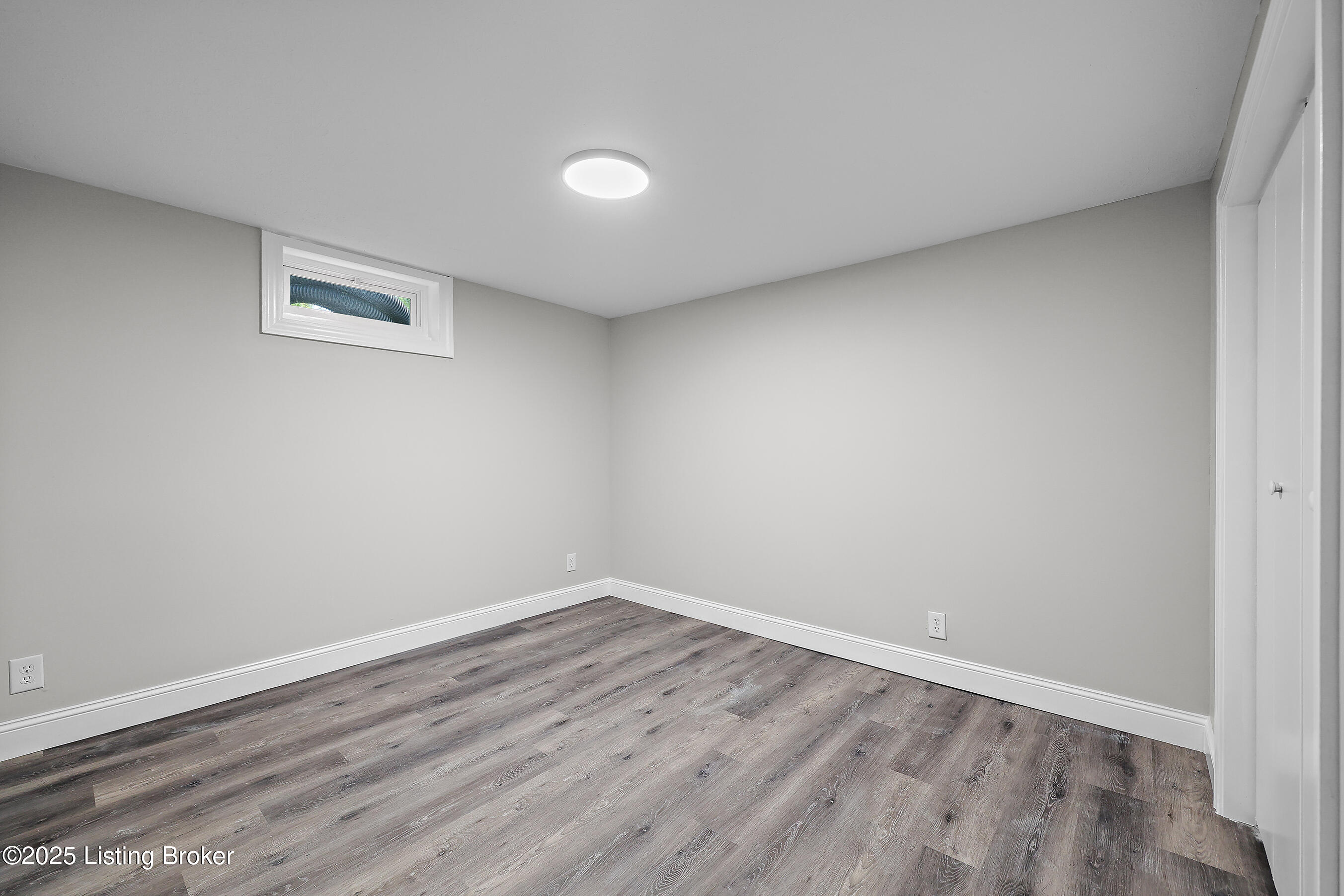 315 E Southside Ct