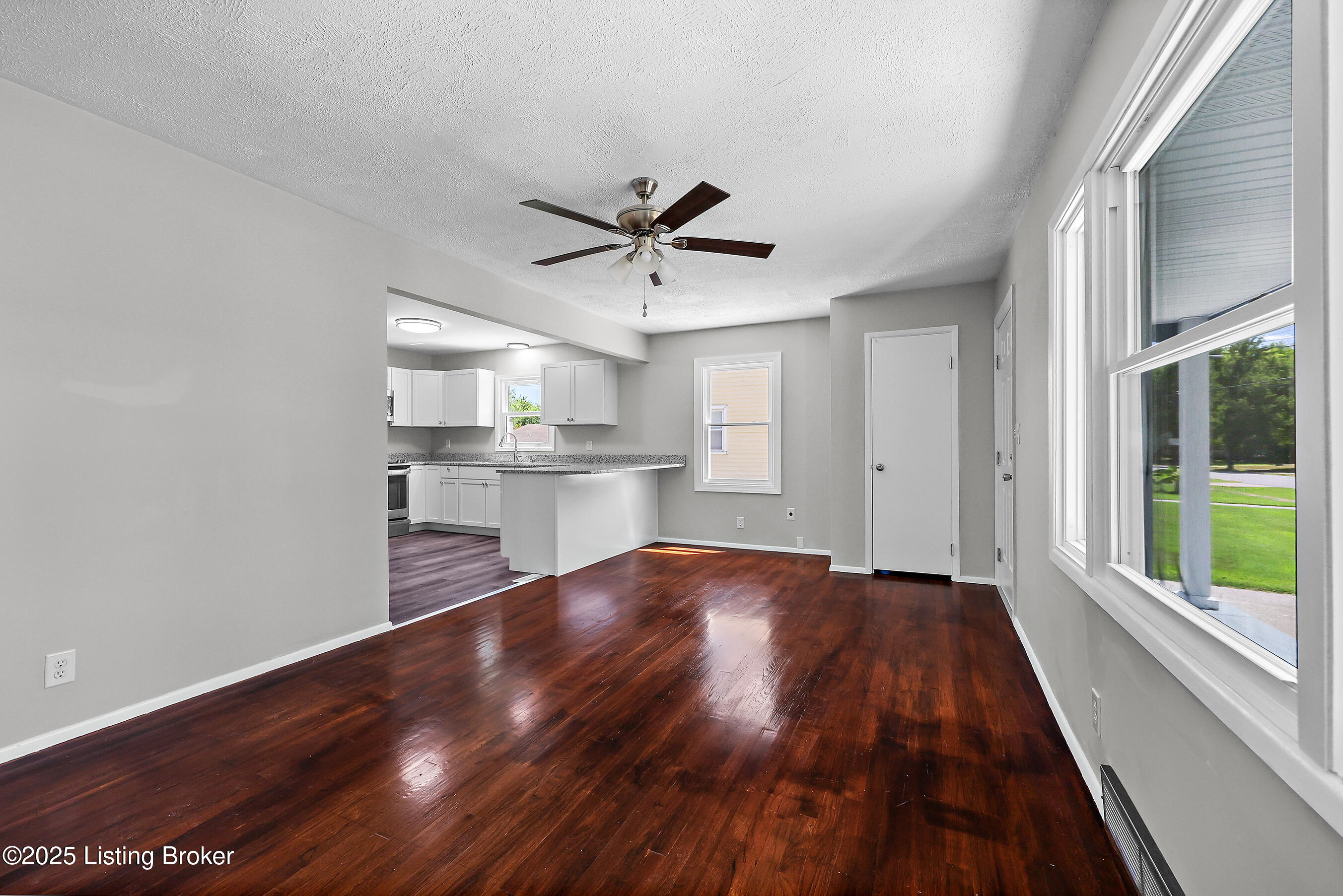 315 E Southside Ct