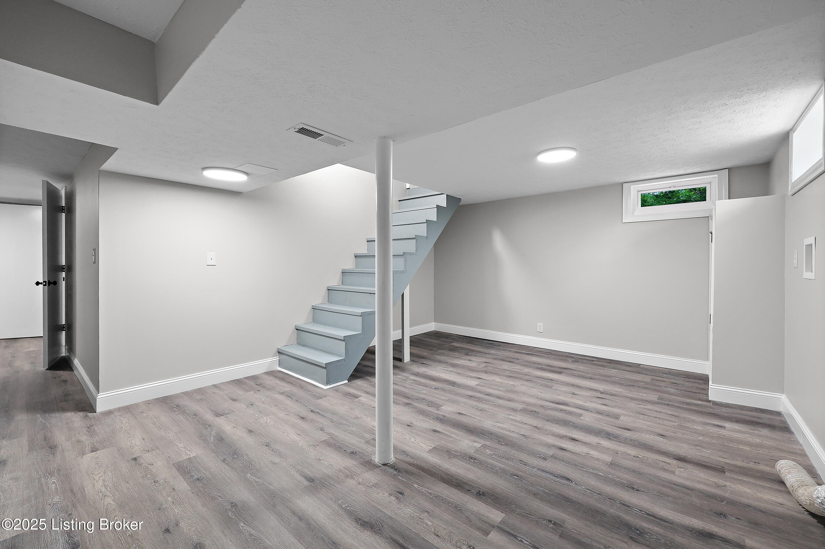 315 E Southside Ct