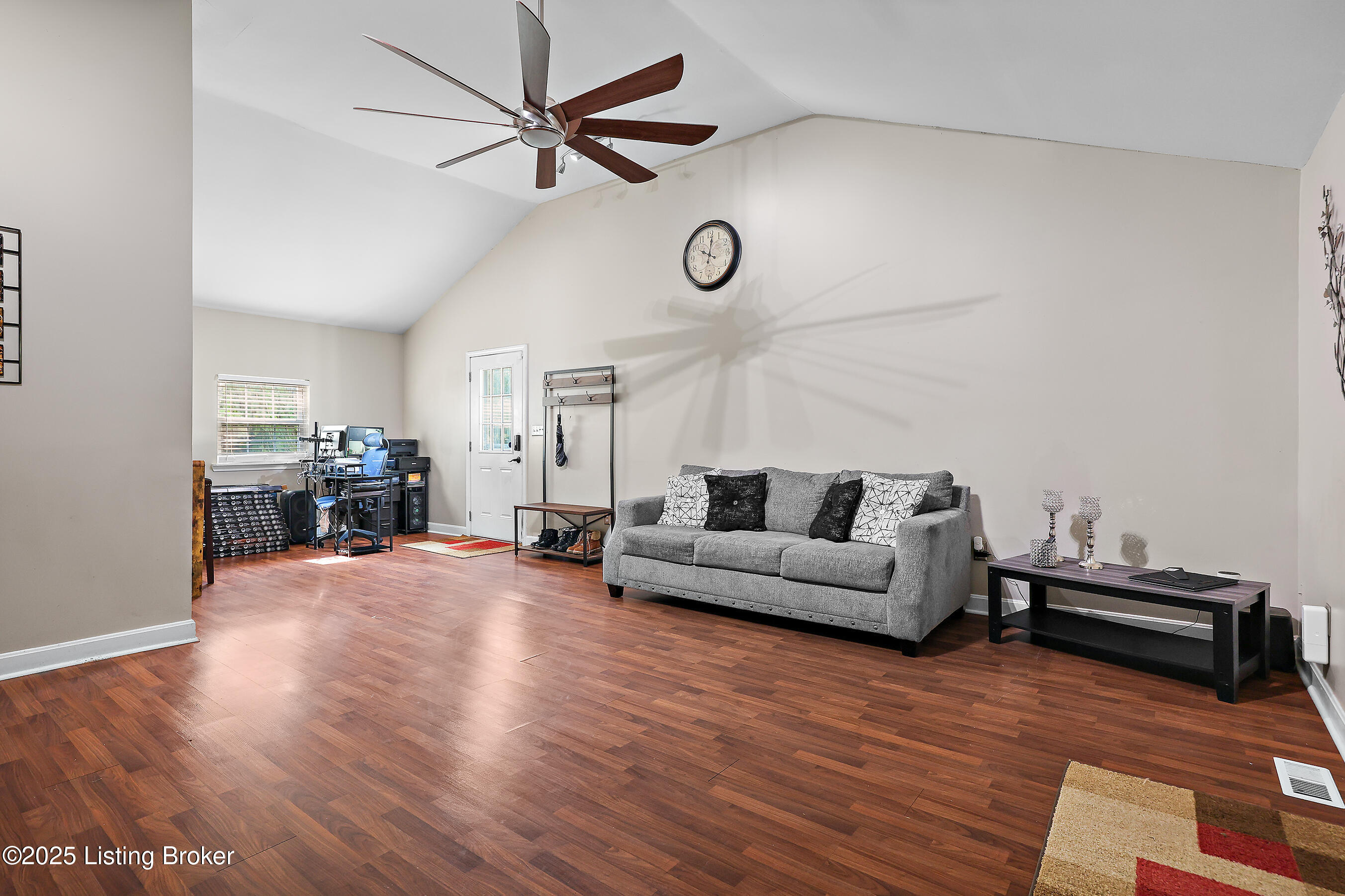 9734 Mason Ln