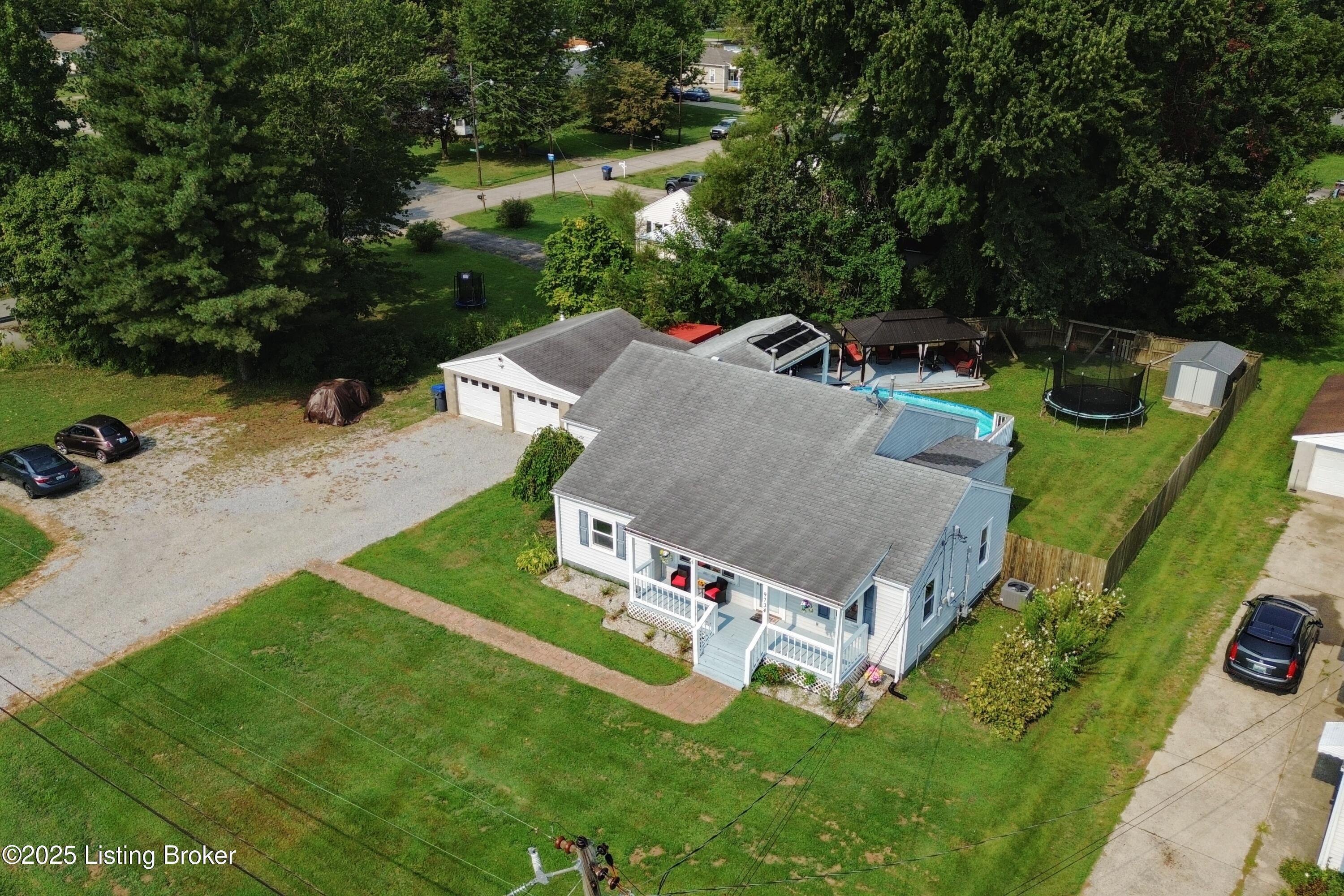 9734 Mason Ln