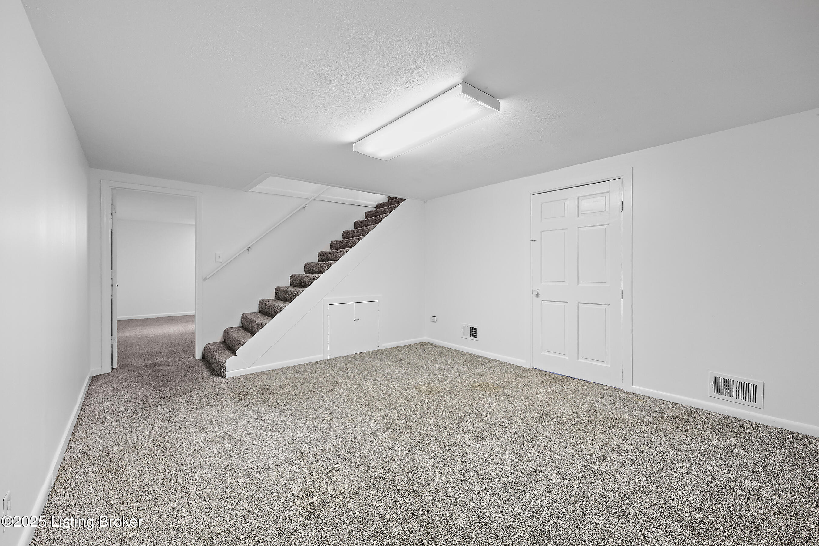5504 Greenwood Rd